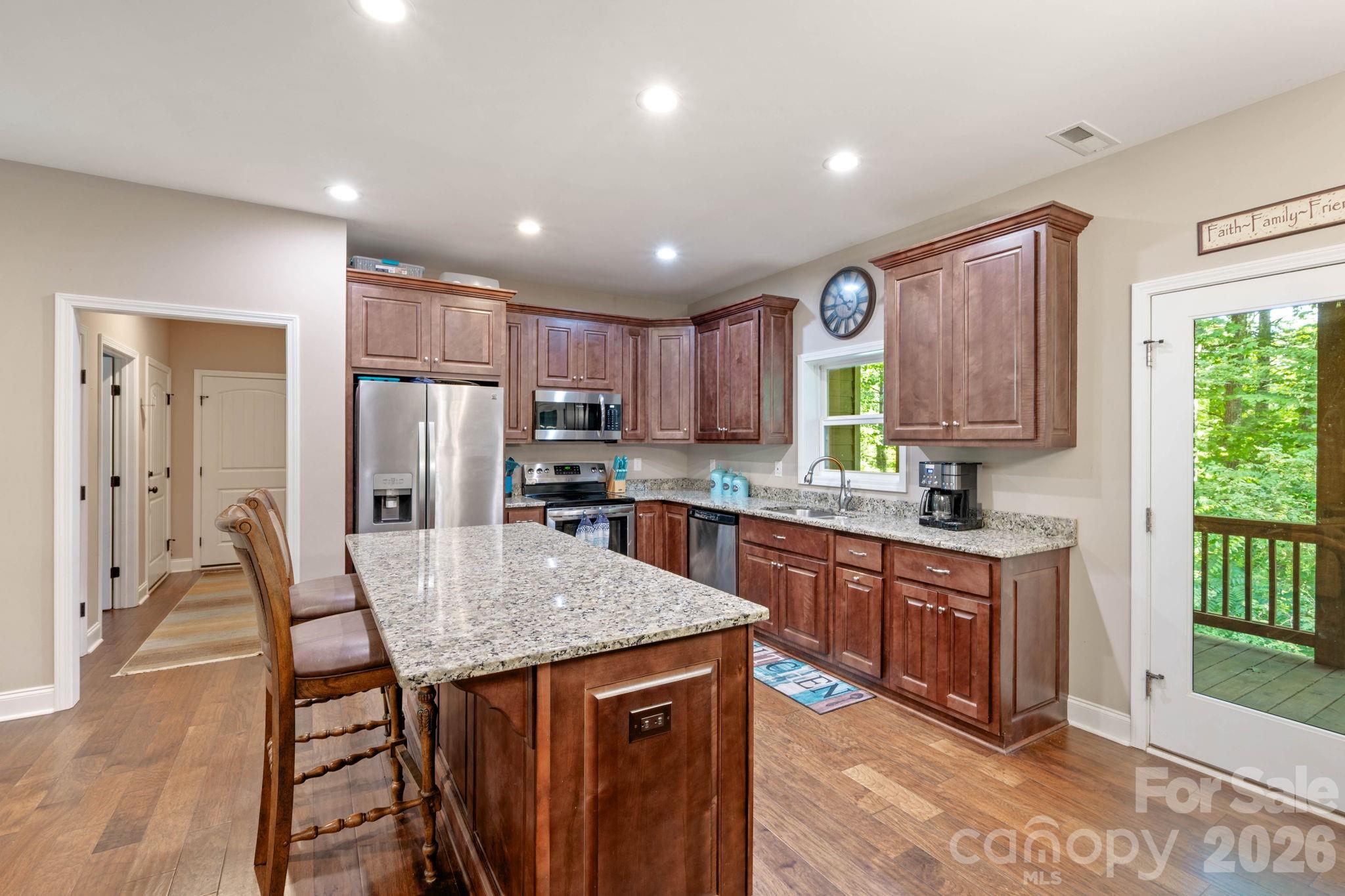72 Summer Shade Court — Hendersonville