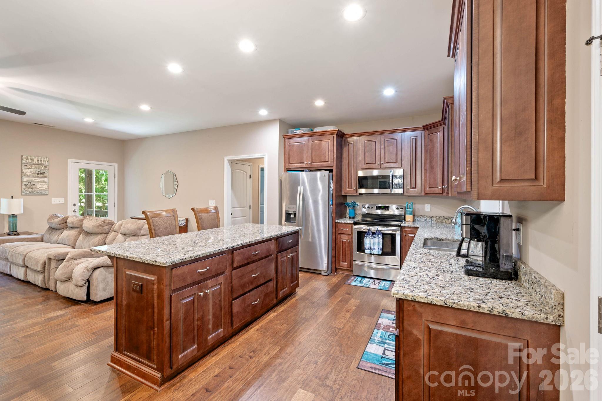 72 Summer Shade Court — Hendersonville