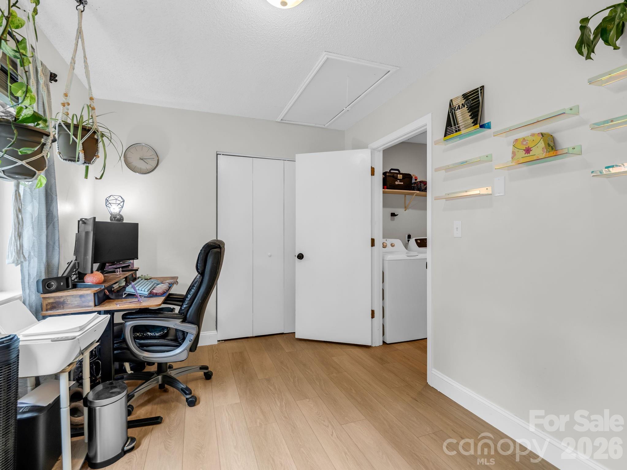 7 Woodlands Drive — Black Mountain