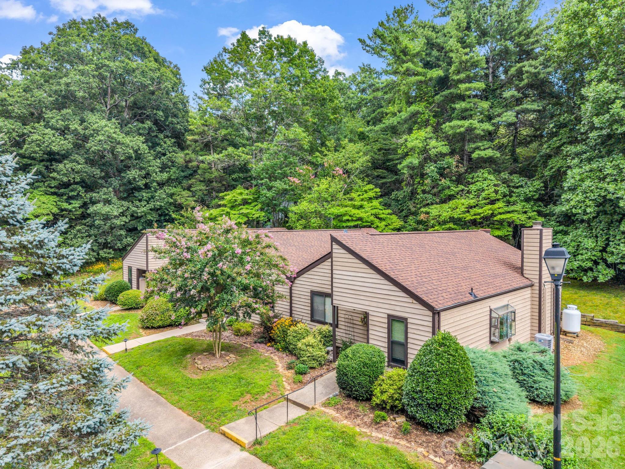 7 Woodlands Drive — Black Mountain