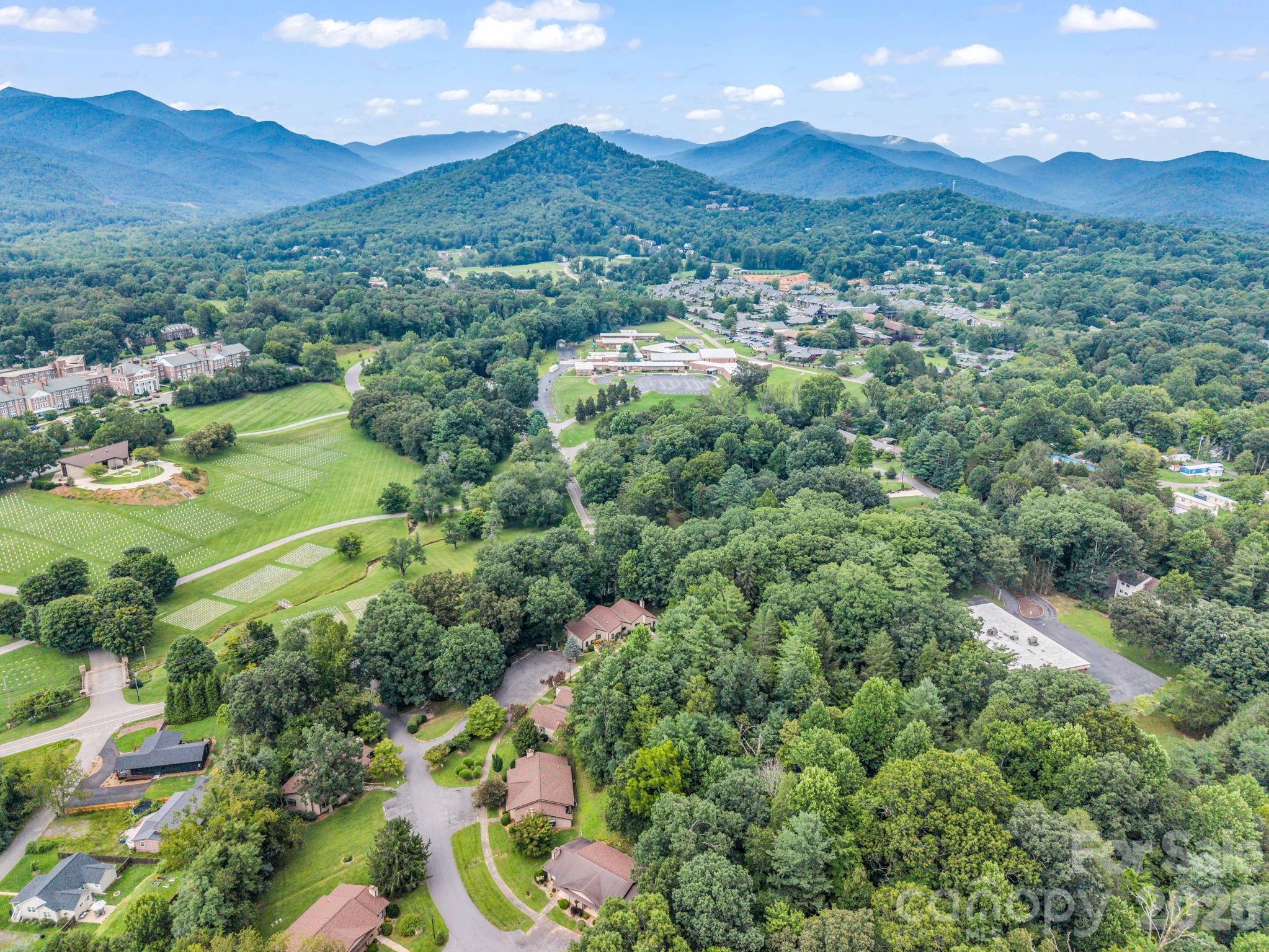 7 Woodlands Drive — Black Mountain