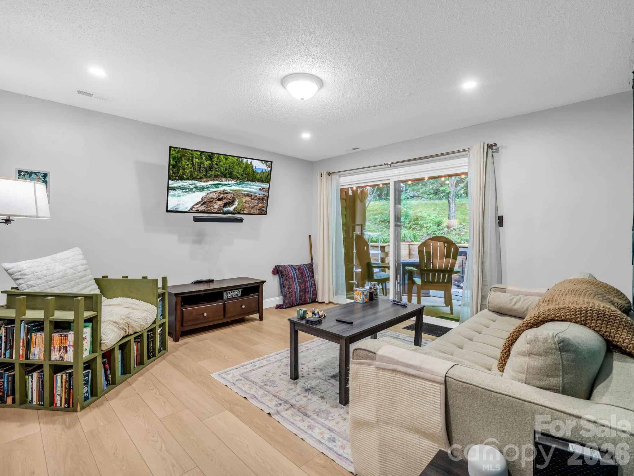 7 Woodlands Drive — Black Mountain