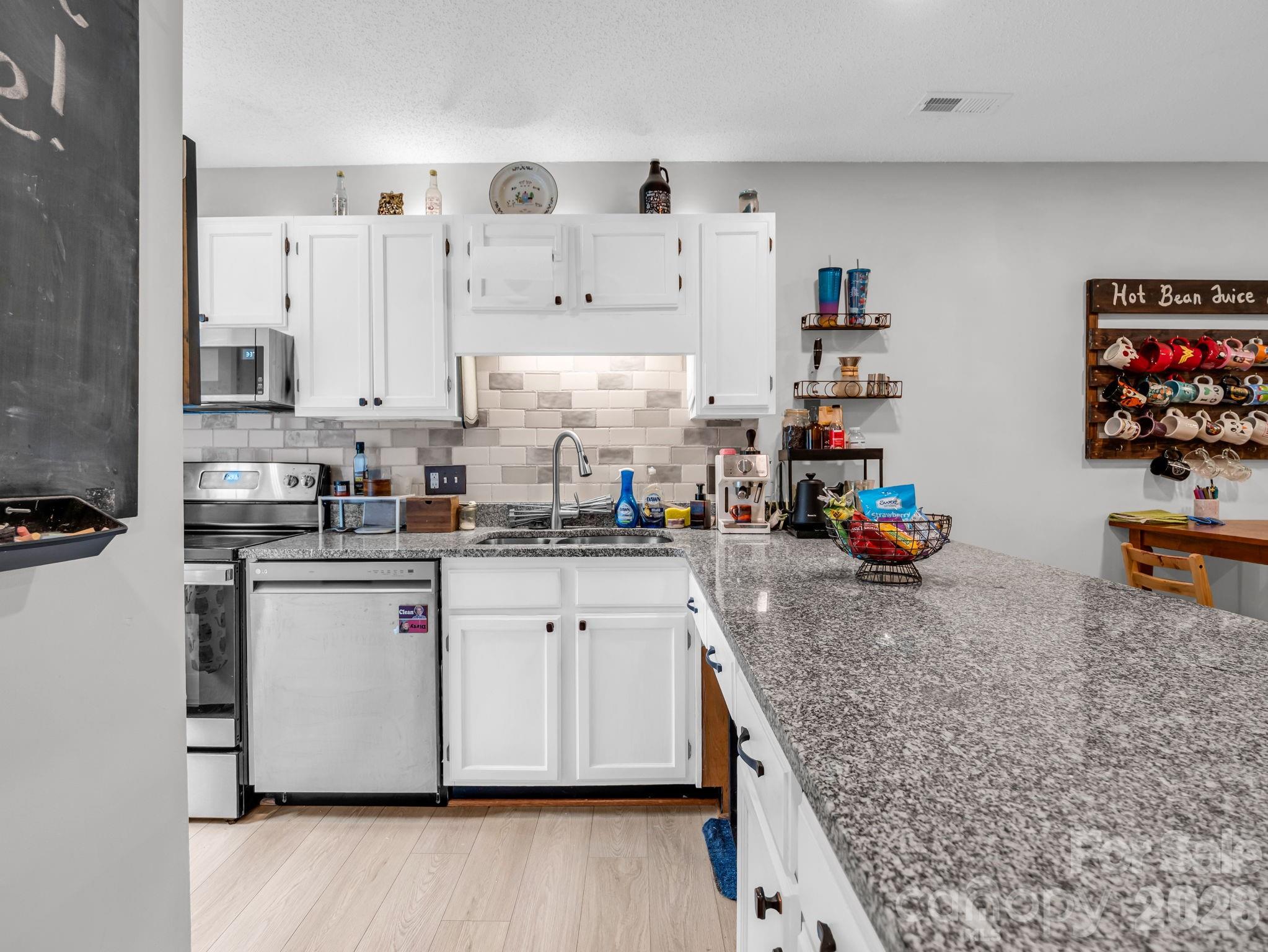 7 Woodlands Drive — Black Mountain