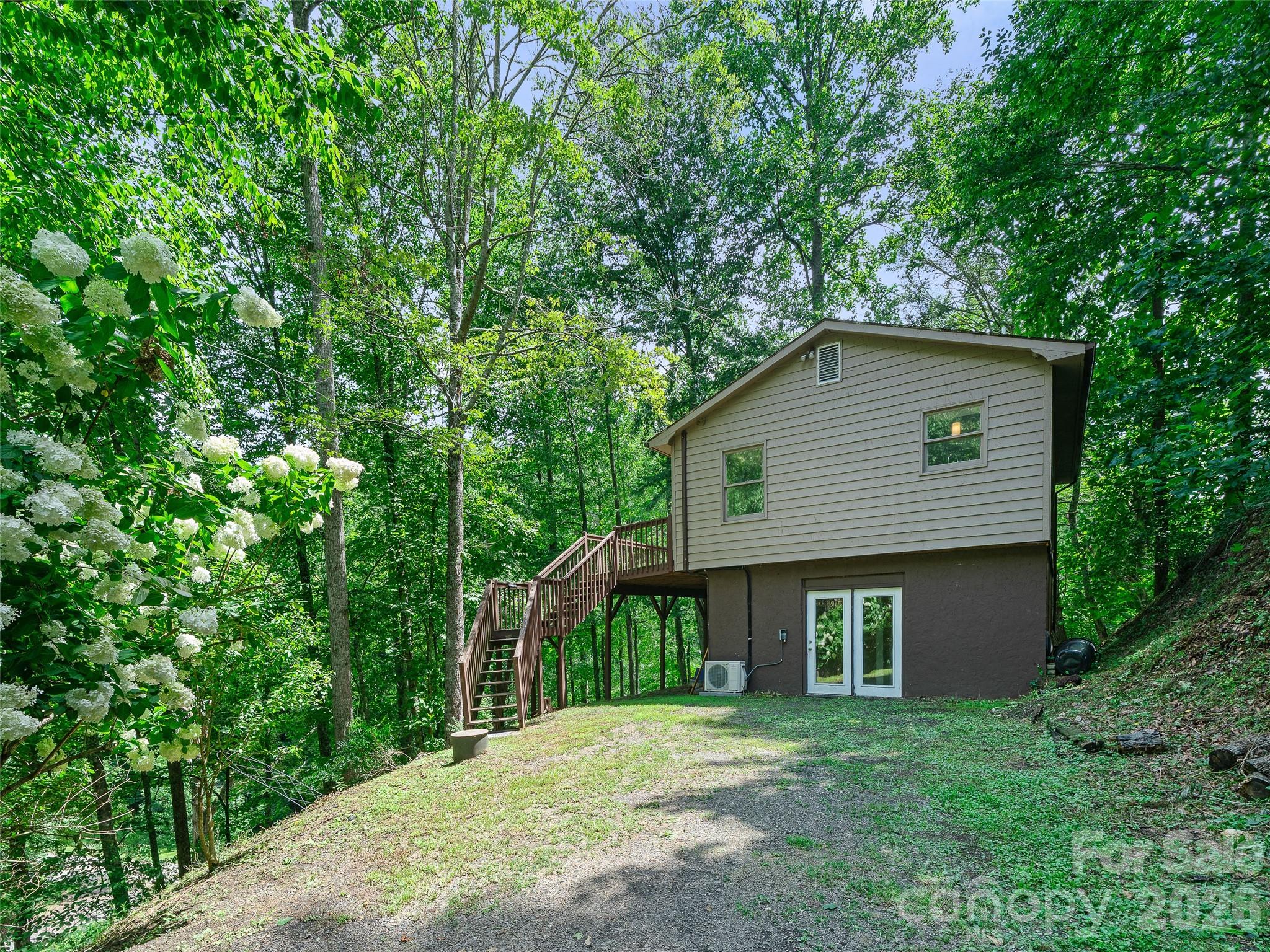 9851 Double Island Road — Green Mountain