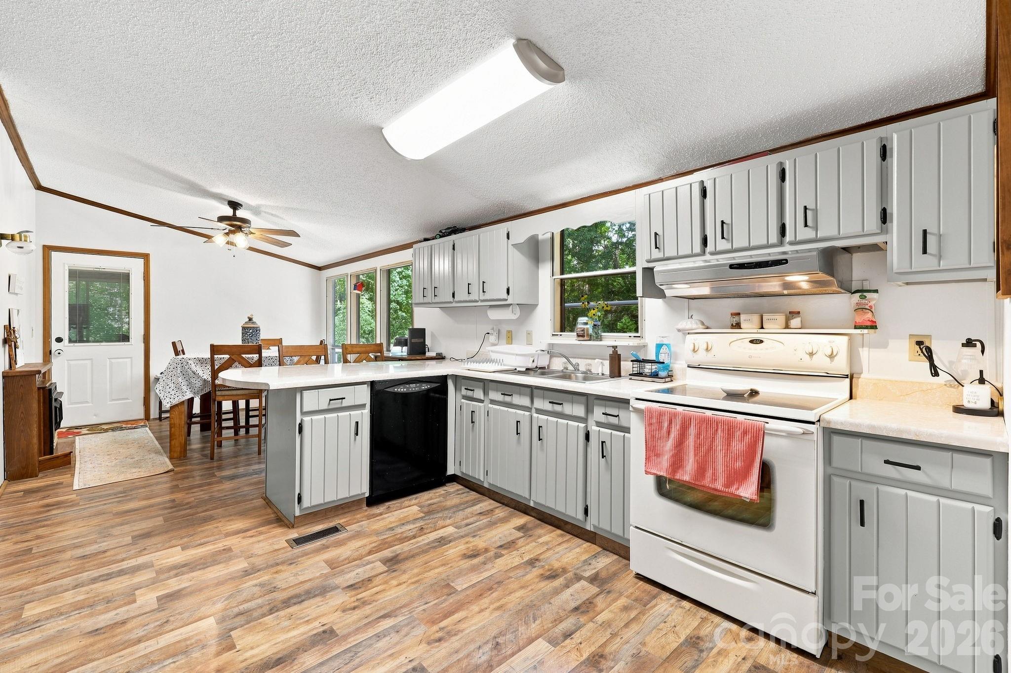 428 Hoot Owl Road — Spruce Pine