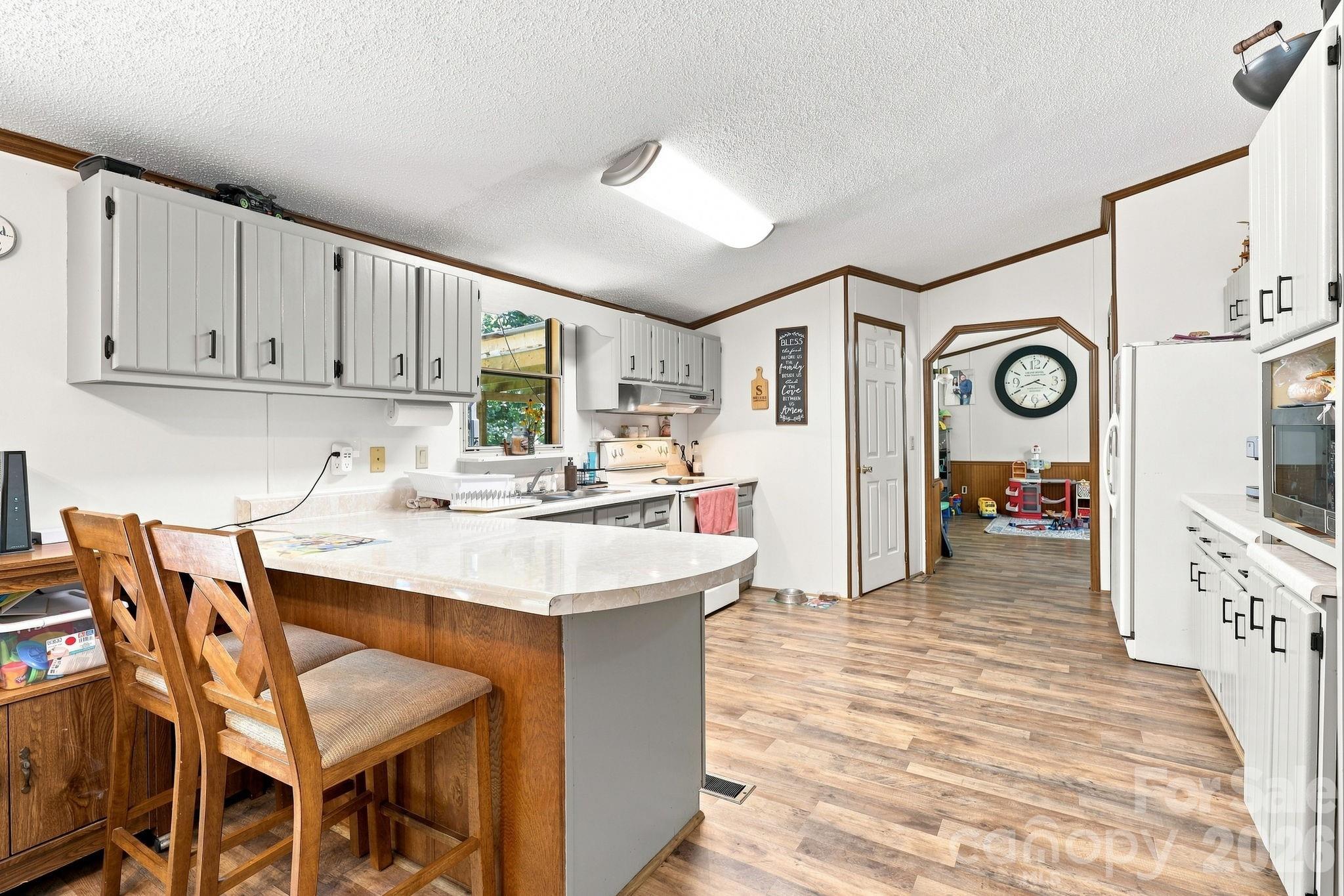 428 Hoot Owl Road — Spruce Pine