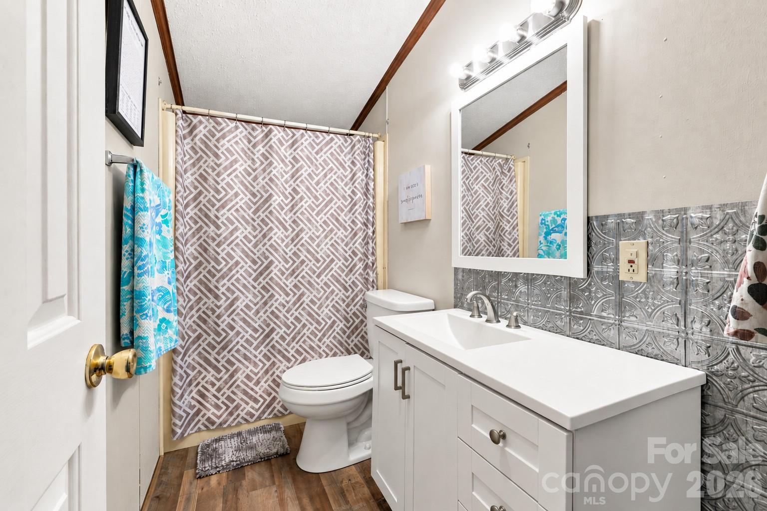 428 Hoot Owl Road — Spruce Pine