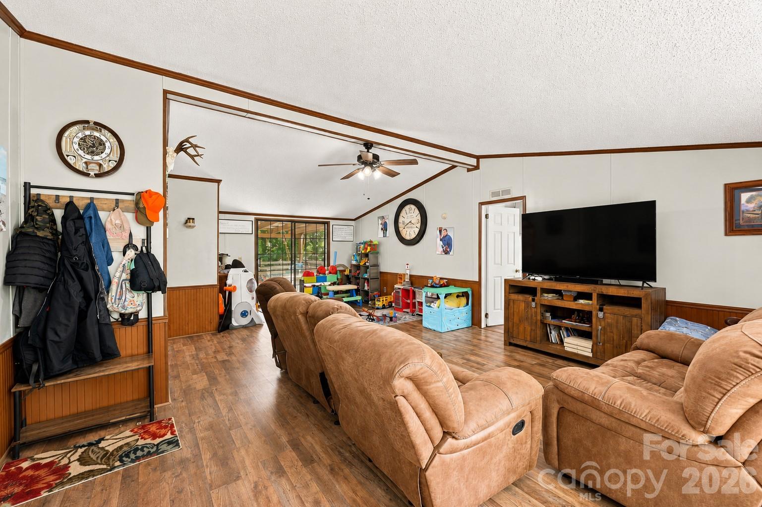 428 Hoot Owl Road — Spruce Pine