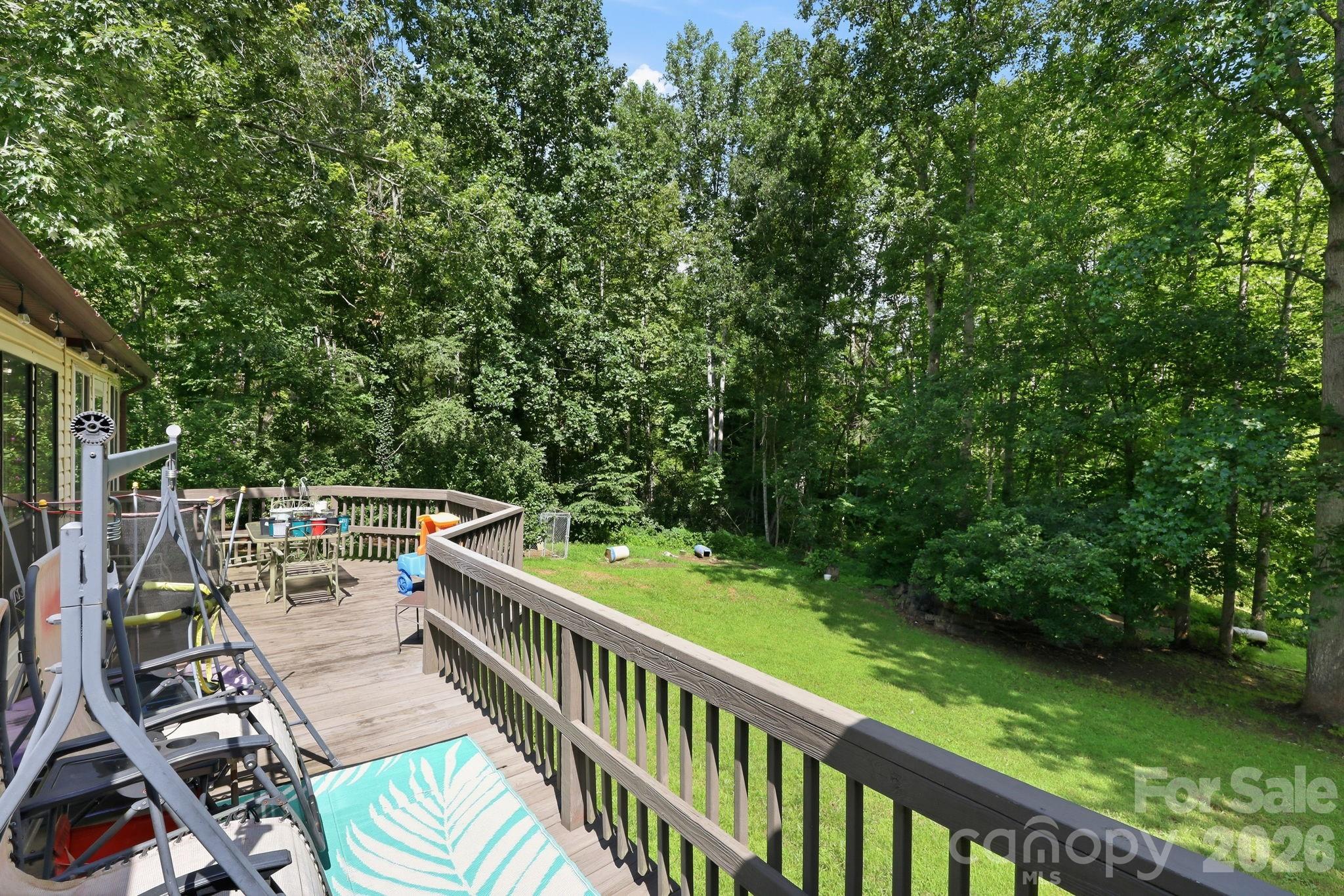 428 Hoot Owl Road — Spruce Pine