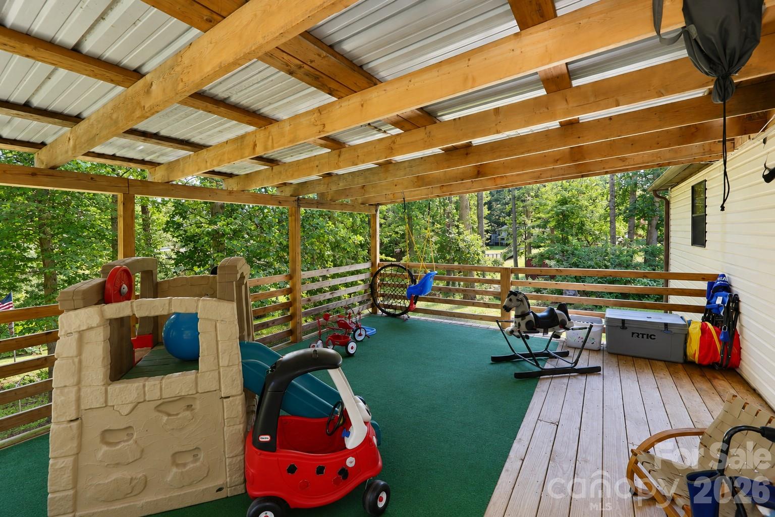 428 Hoot Owl Road — Spruce Pine