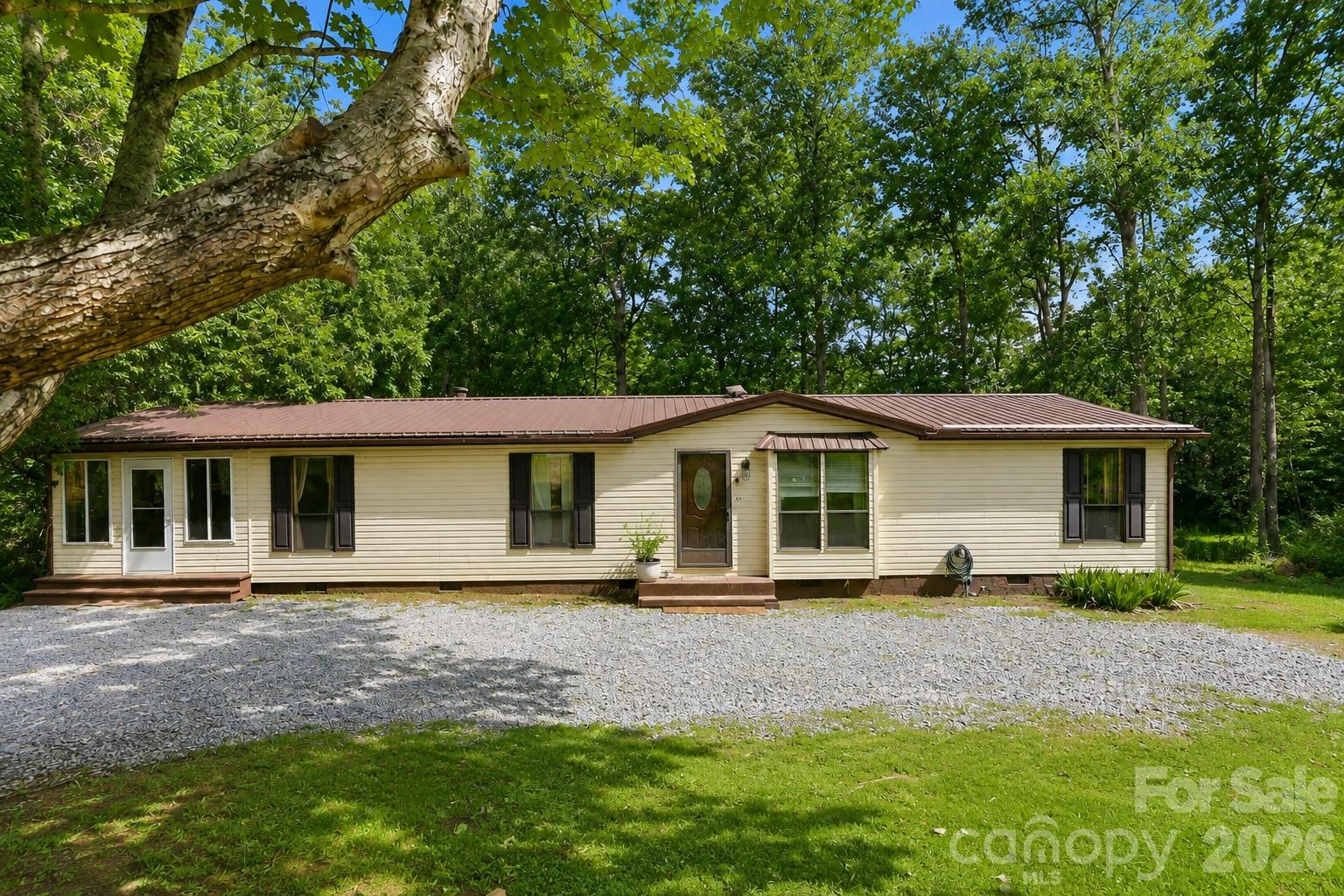 428 Hoot Owl Road — Spruce Pine