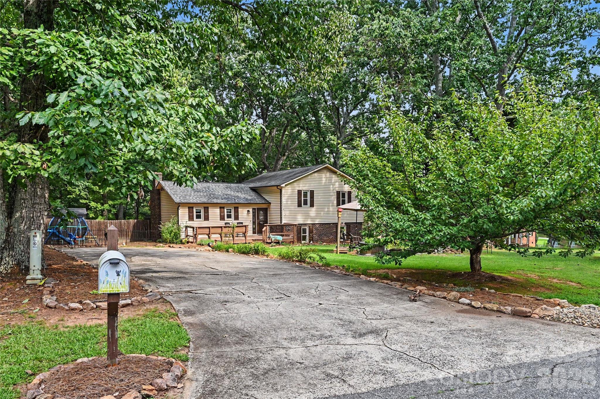 608 Hoyle Street — Lincolnton