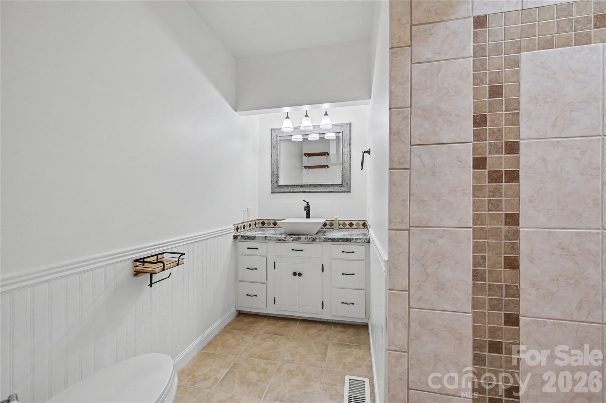 608 Hoyle Street — Lincolnton