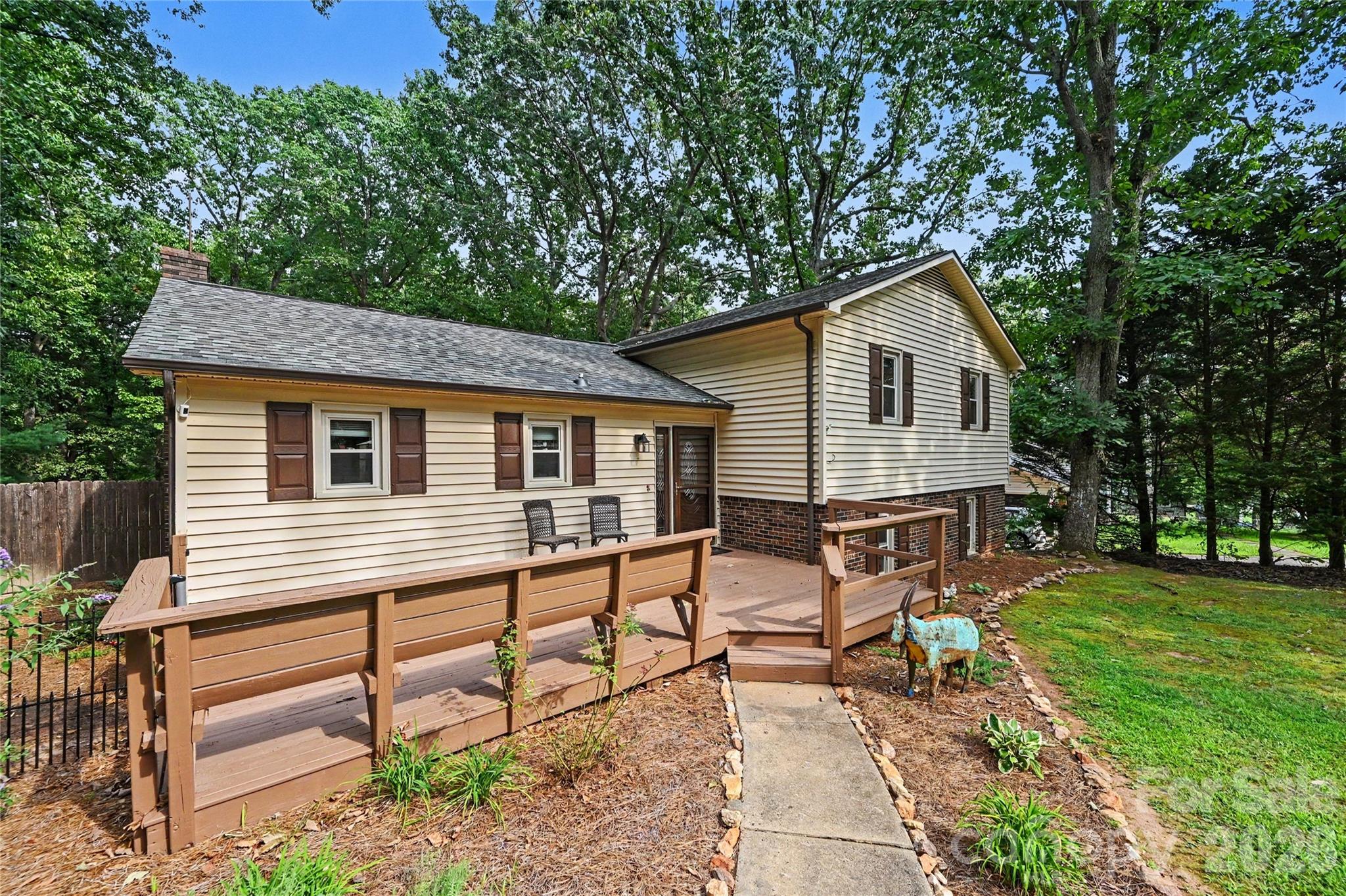 608 Hoyle Street — Lincolnton