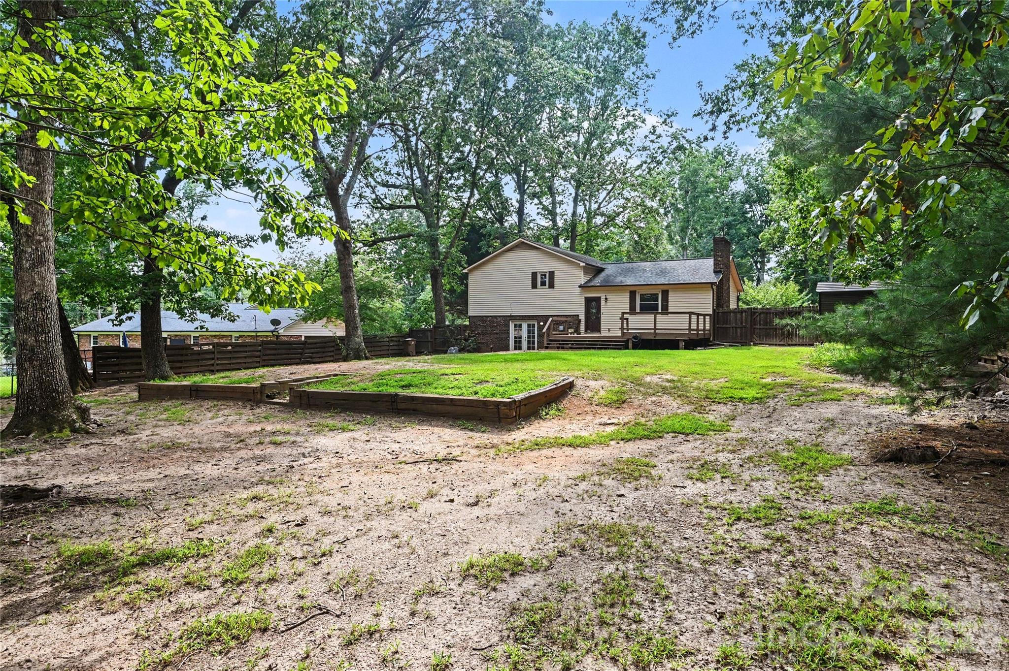608 Hoyle Street — Lincolnton