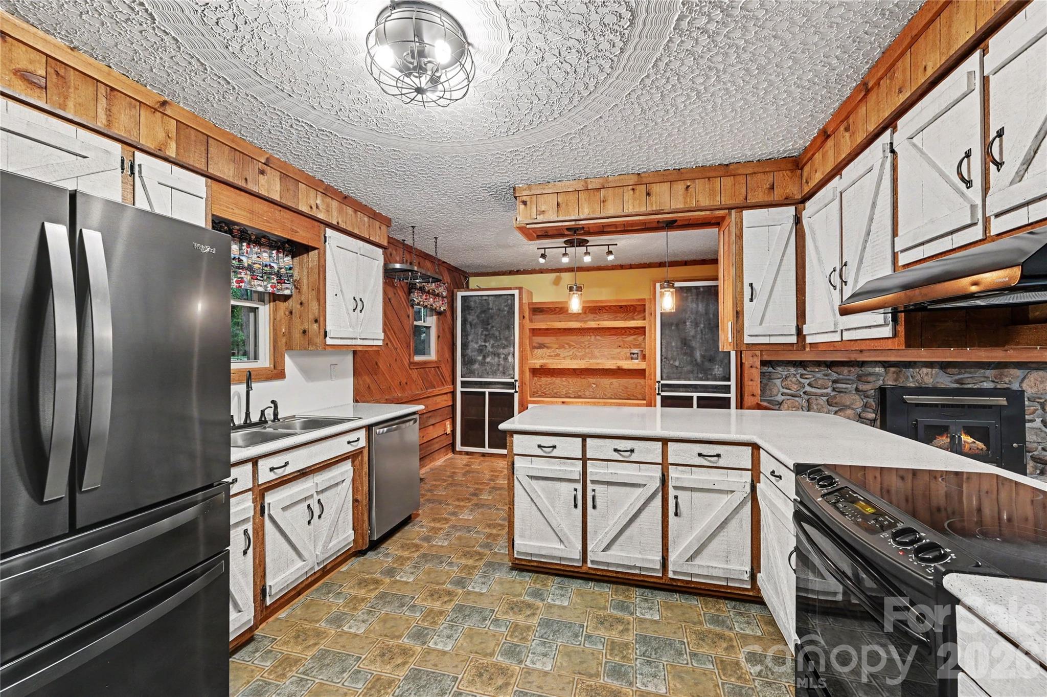 608 Hoyle Street — Lincolnton