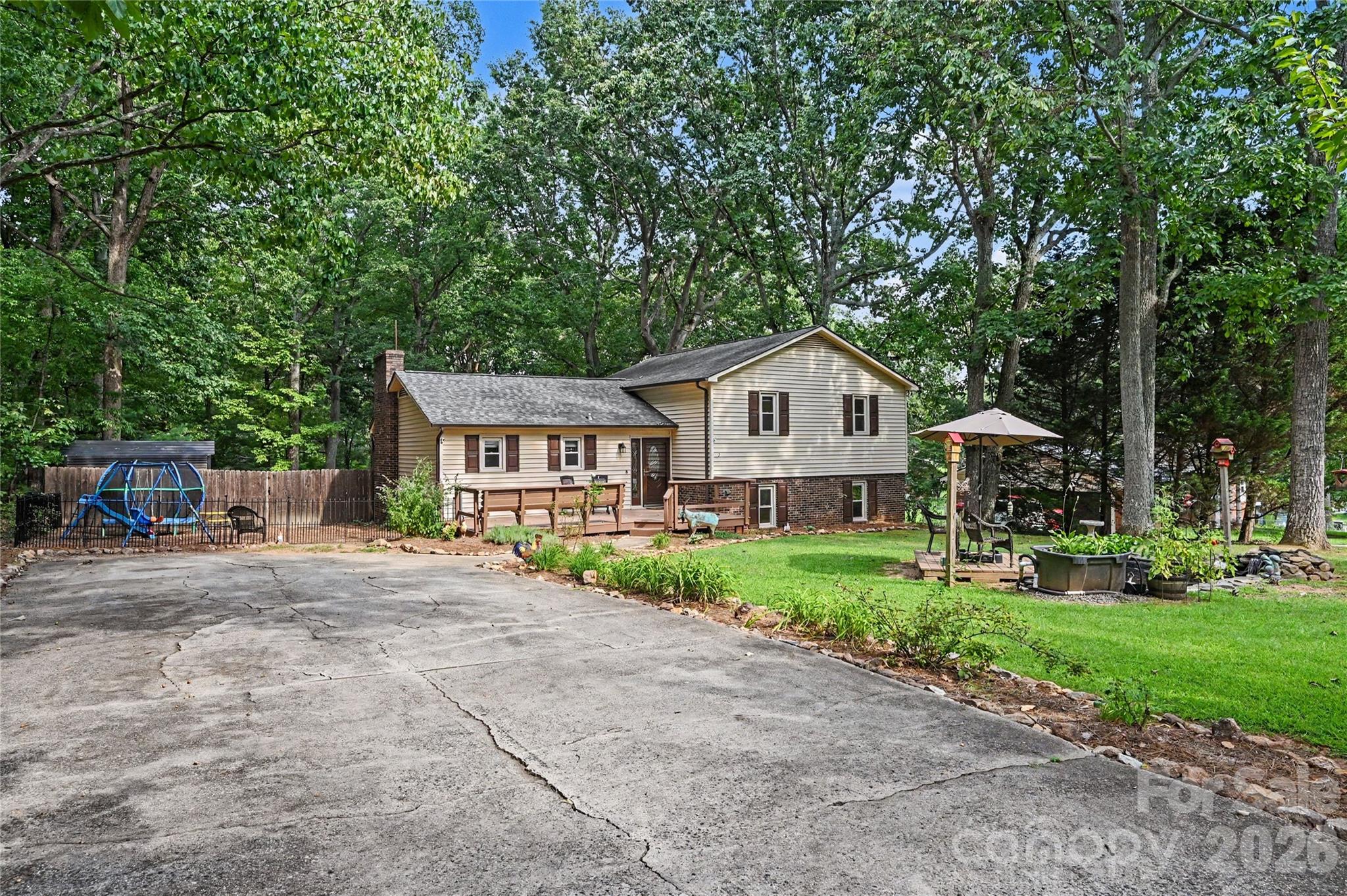 608 Hoyle Street — Lincolnton