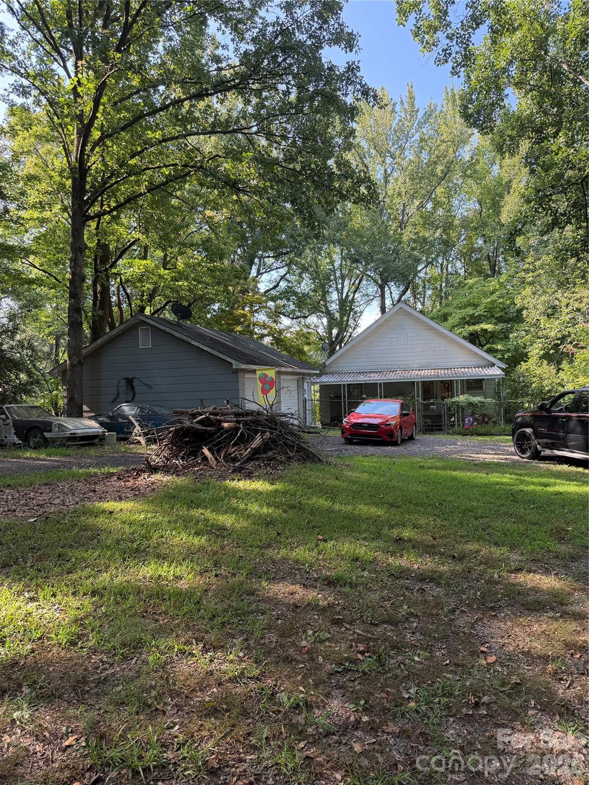 202 Horseshoe Lake Road — Mount Holly