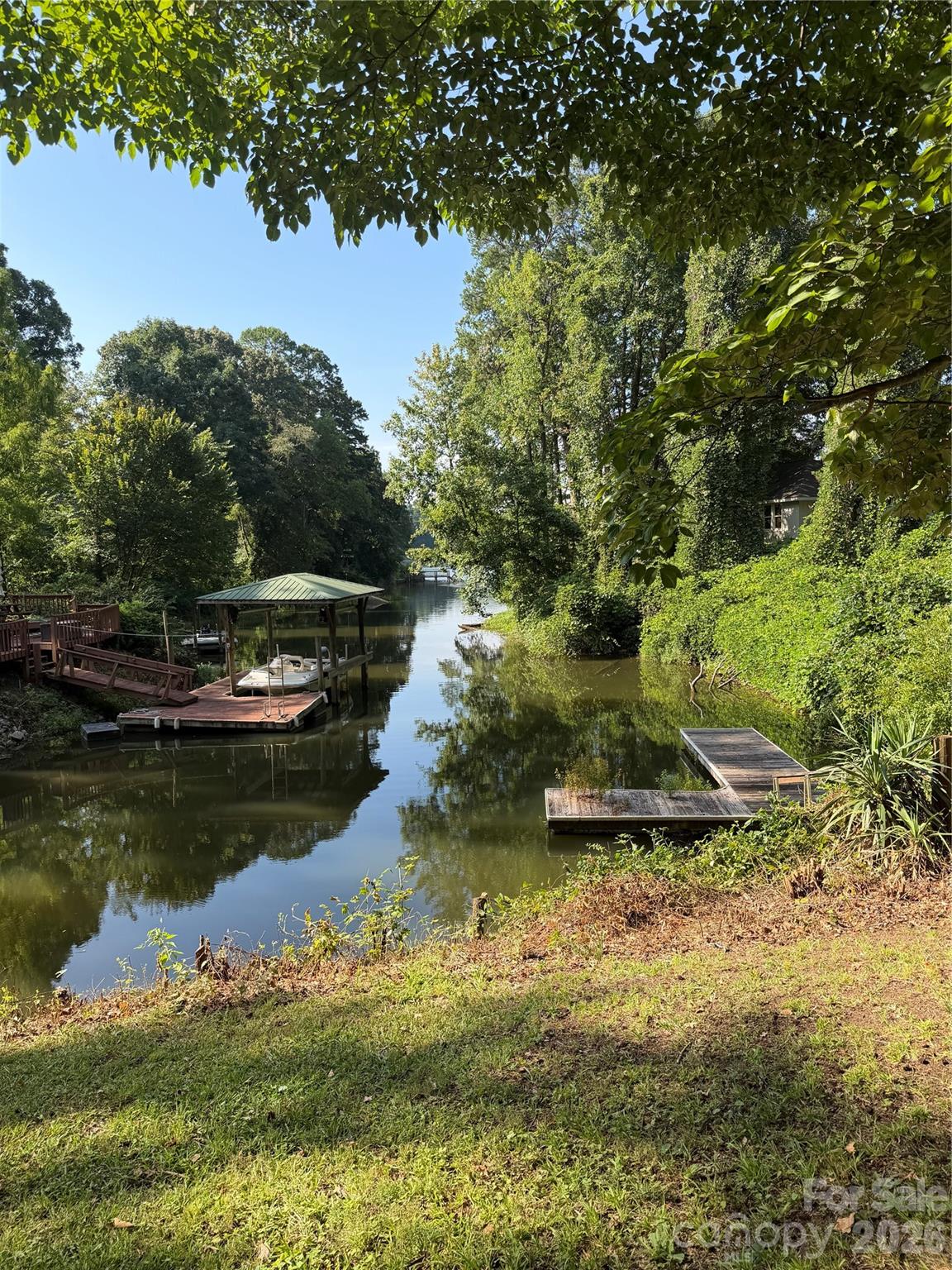 202 Horseshoe Lake Road — Mount Holly
