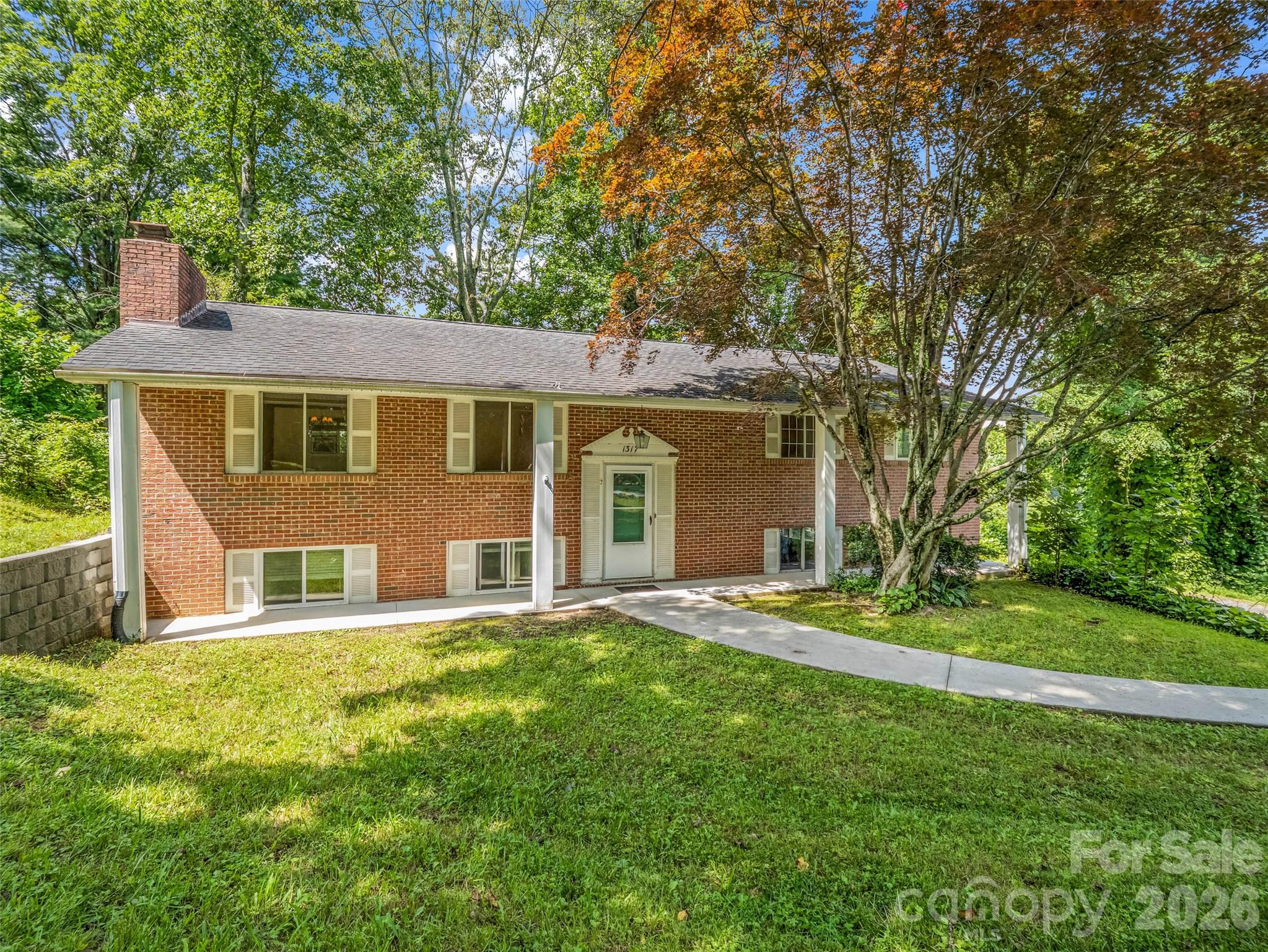 1317 Hyman Avenue — Hendersonville