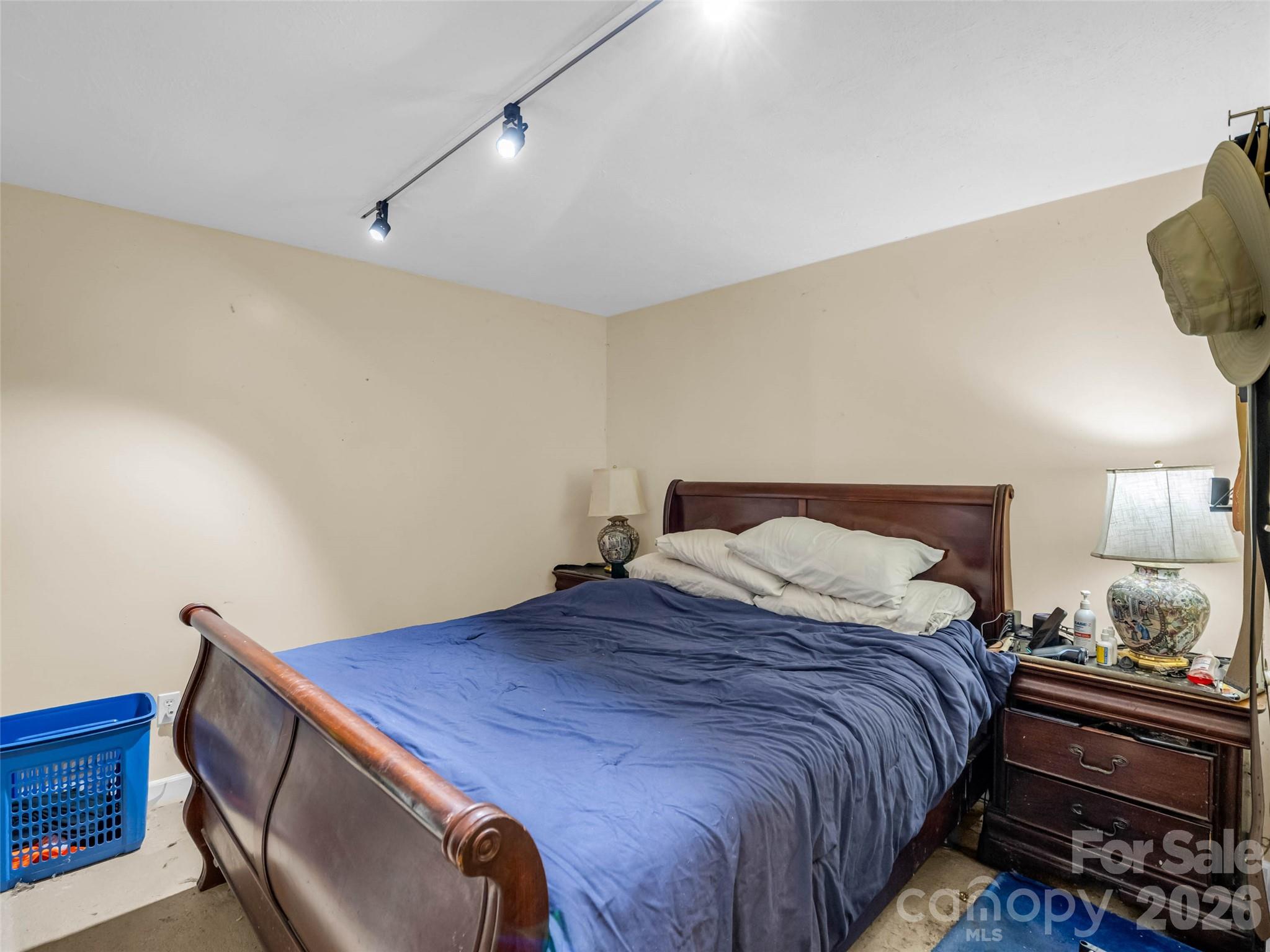 1317 Hyman Avenue — Hendersonville