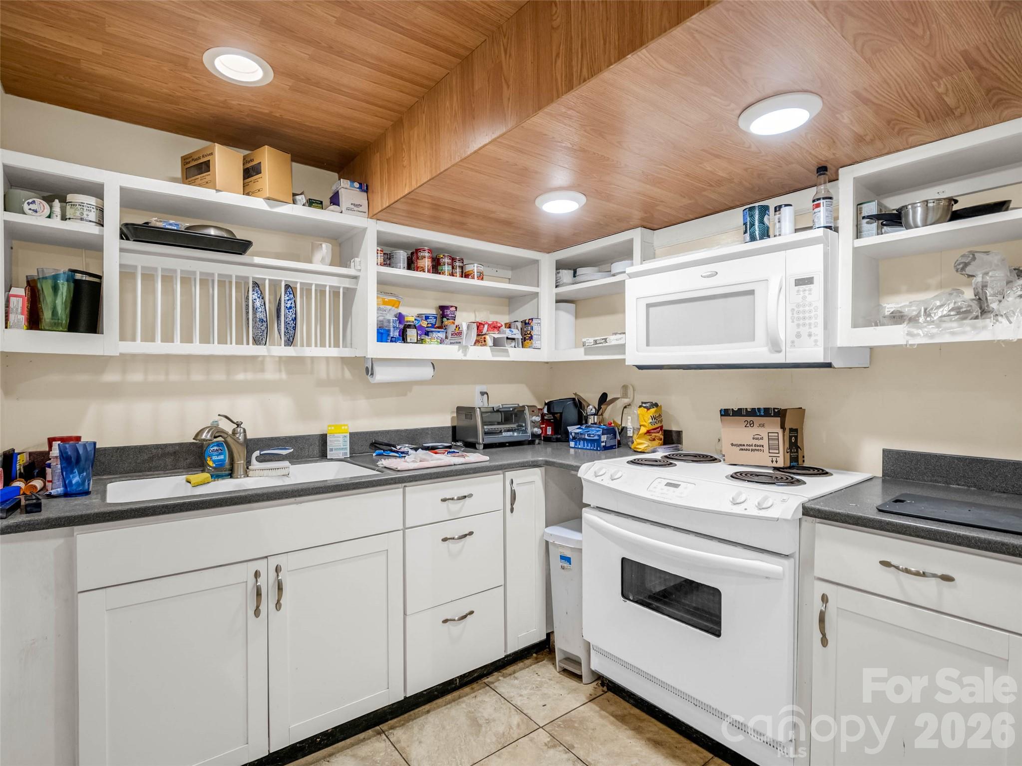 1317 Hyman Avenue — Hendersonville