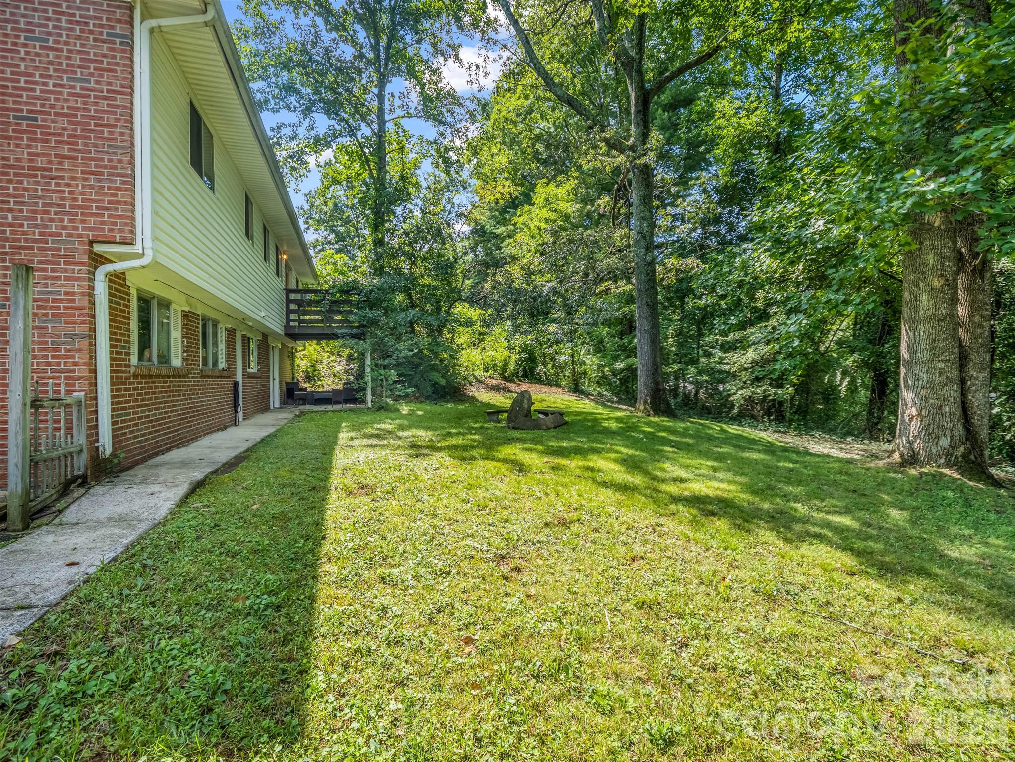 1317 Hyman Avenue — Hendersonville