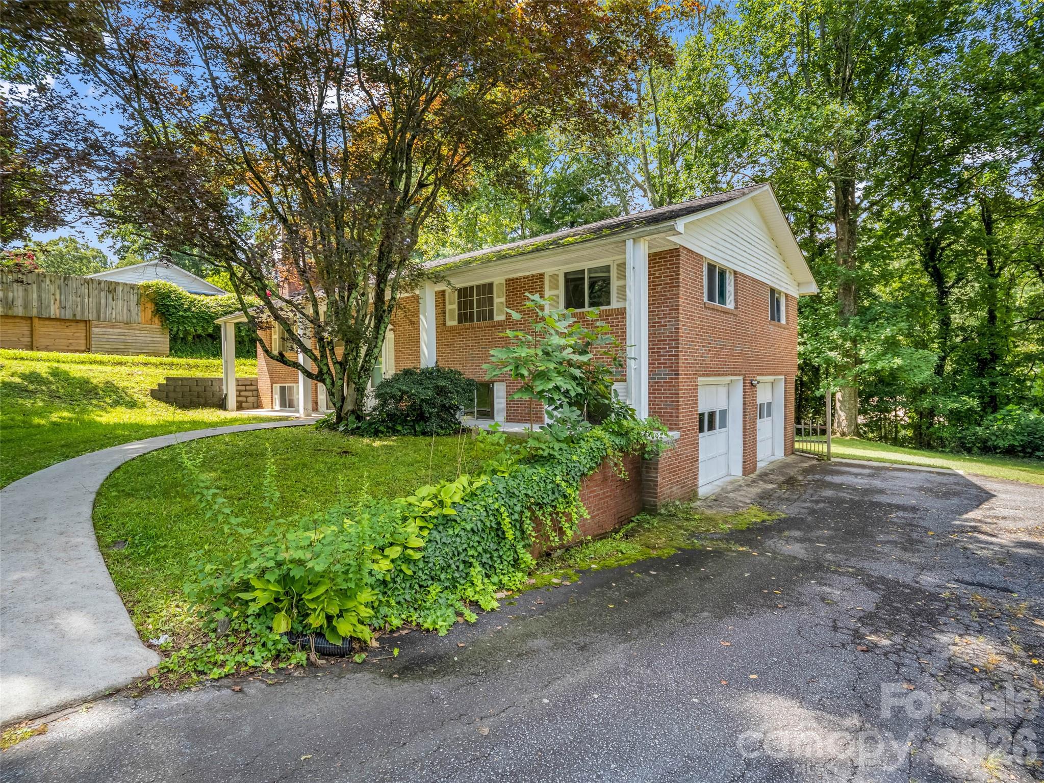 1317 Hyman Avenue — Hendersonville