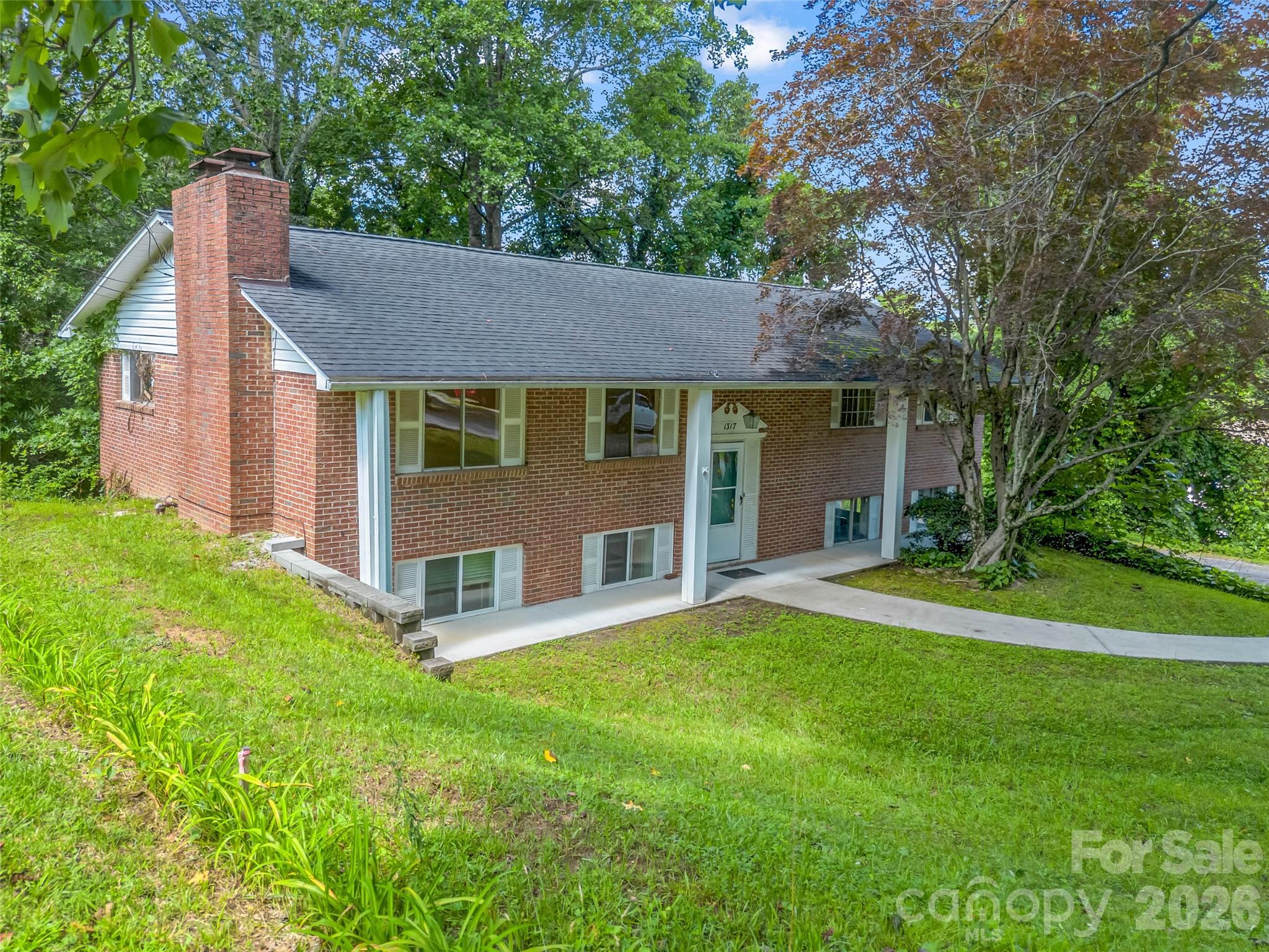1317 Hyman Avenue — Hendersonville