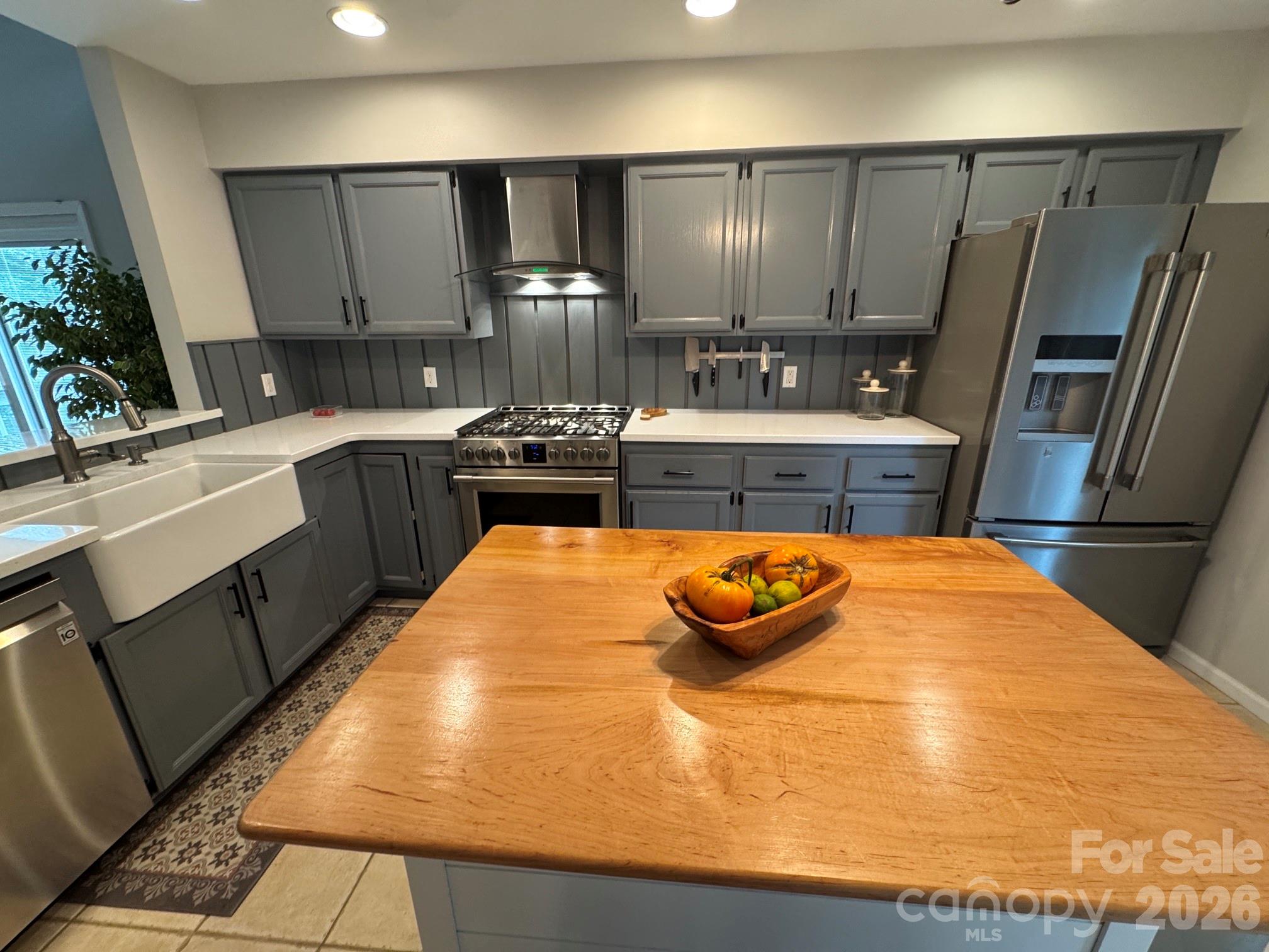 501 Independence Trail — Morganton