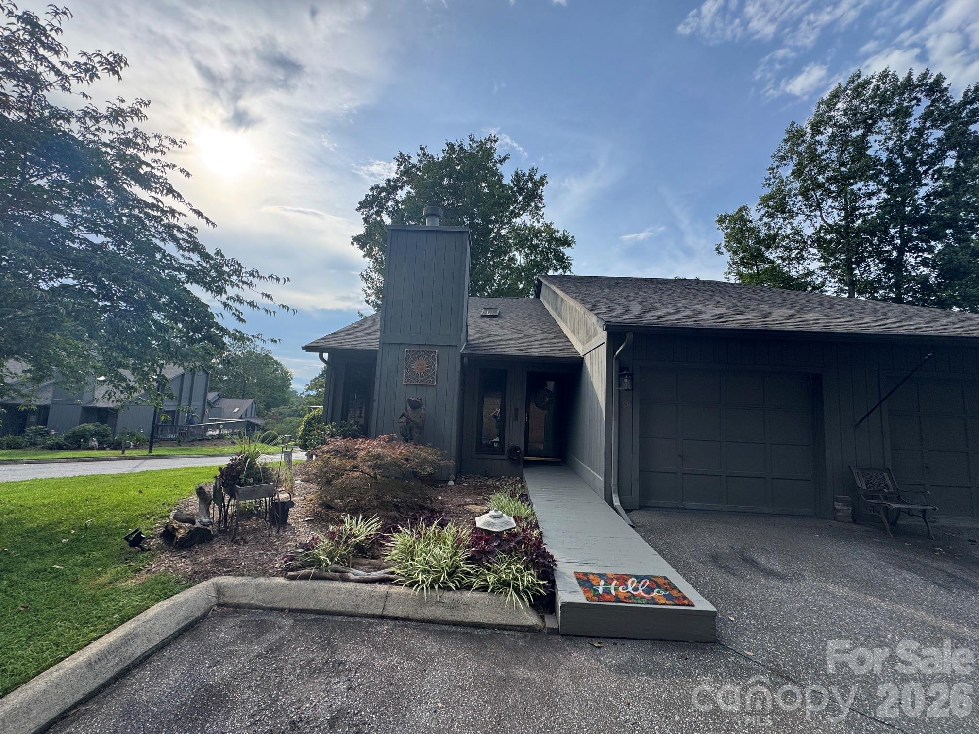 501 Independence Trail — Morganton