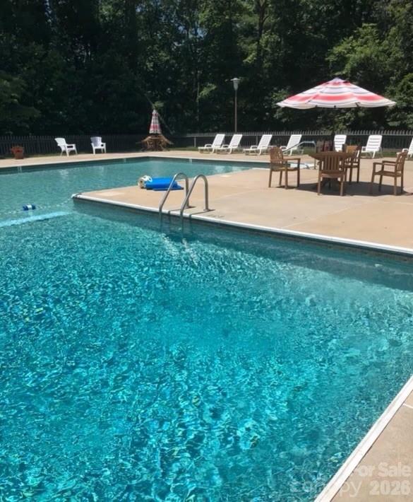 501 Independence Trail — Morganton
