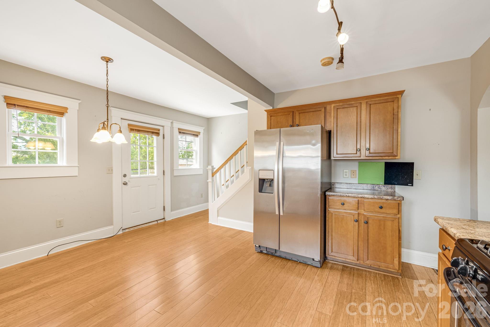 1 Hamburg Mountain Road — Weaverville