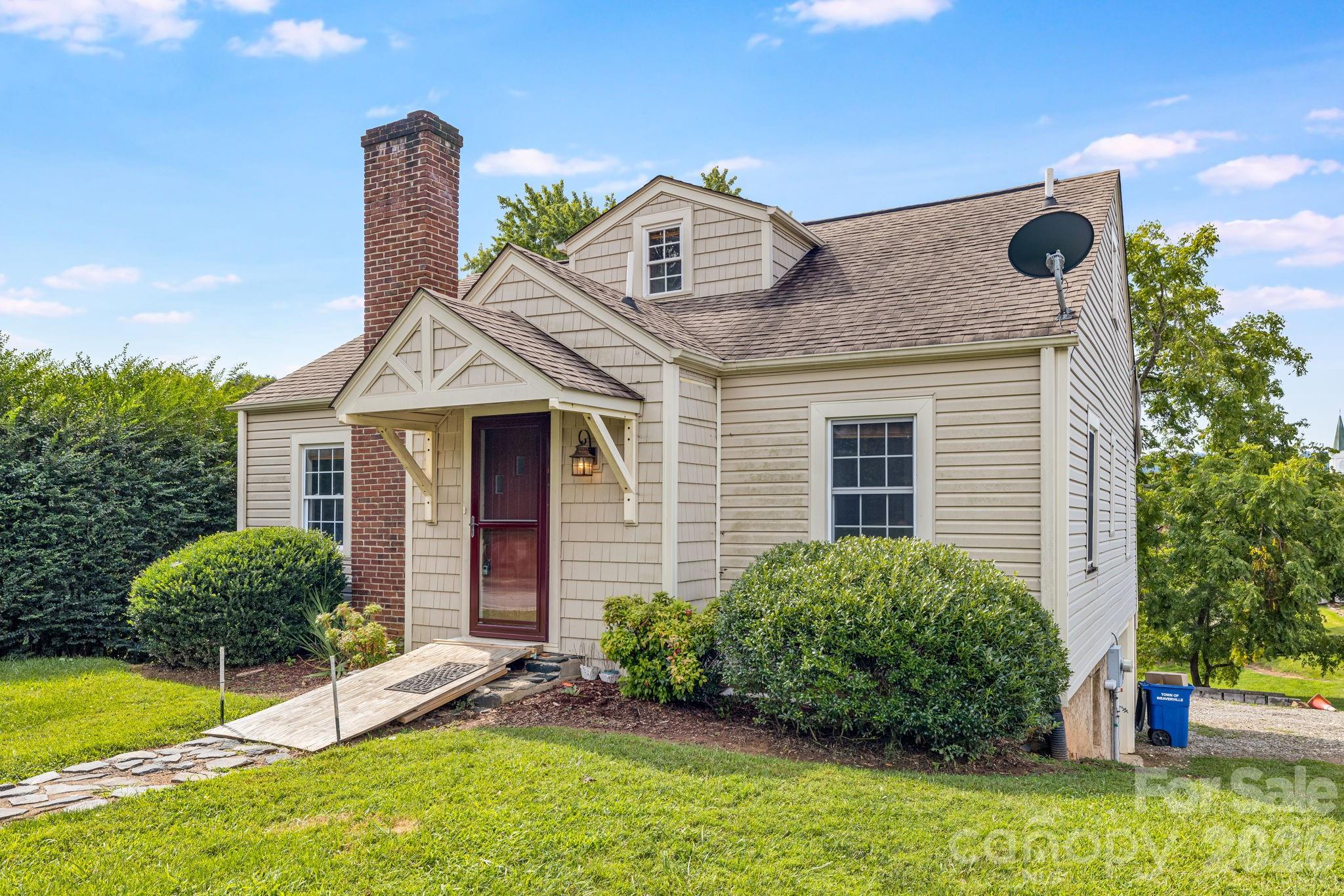 1 Hamburg Mountain Road — Weaverville