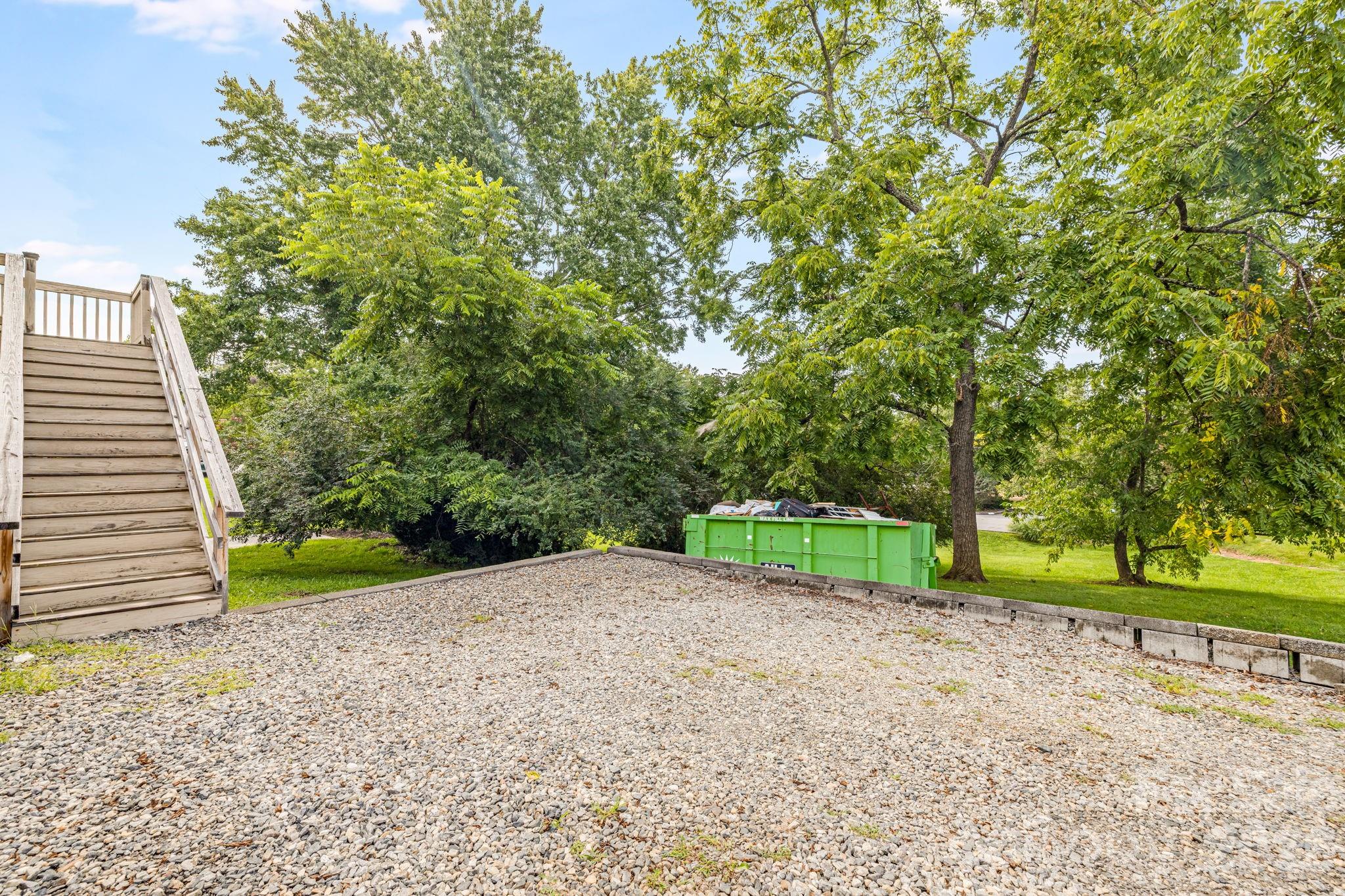 1 Hamburg Mountain Road — Weaverville