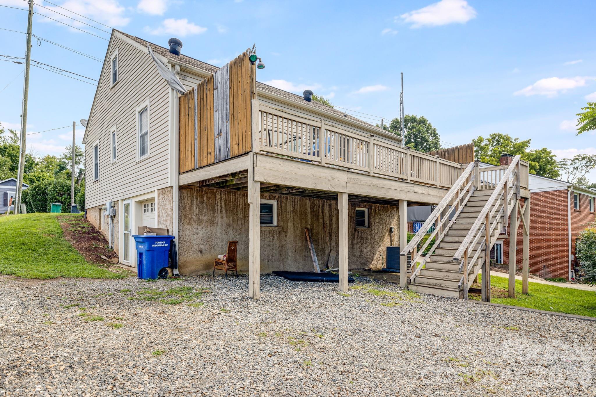 1 Hamburg Mountain Road — Weaverville