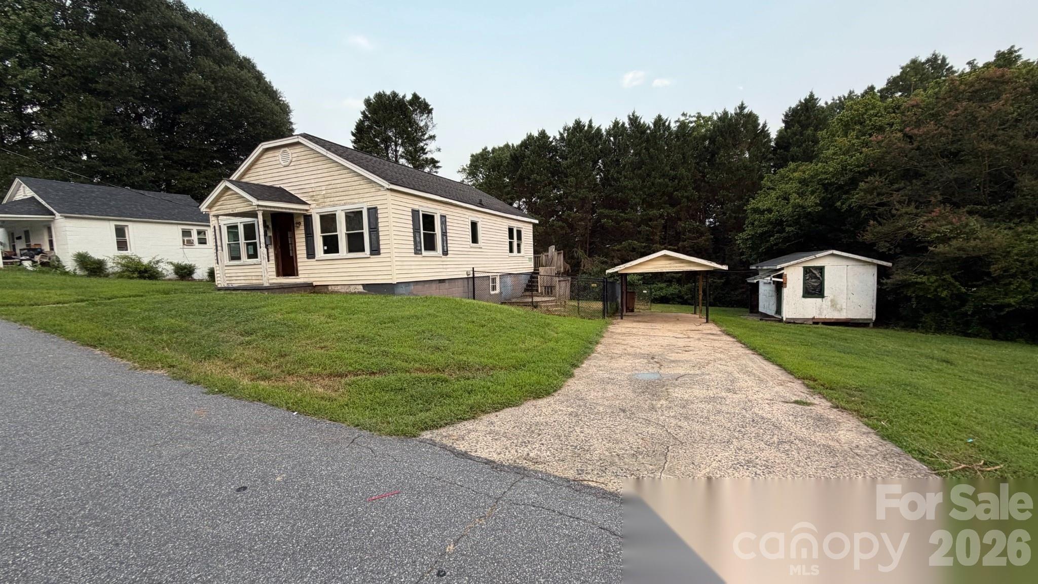 803 S Grove Street — Lincolnton