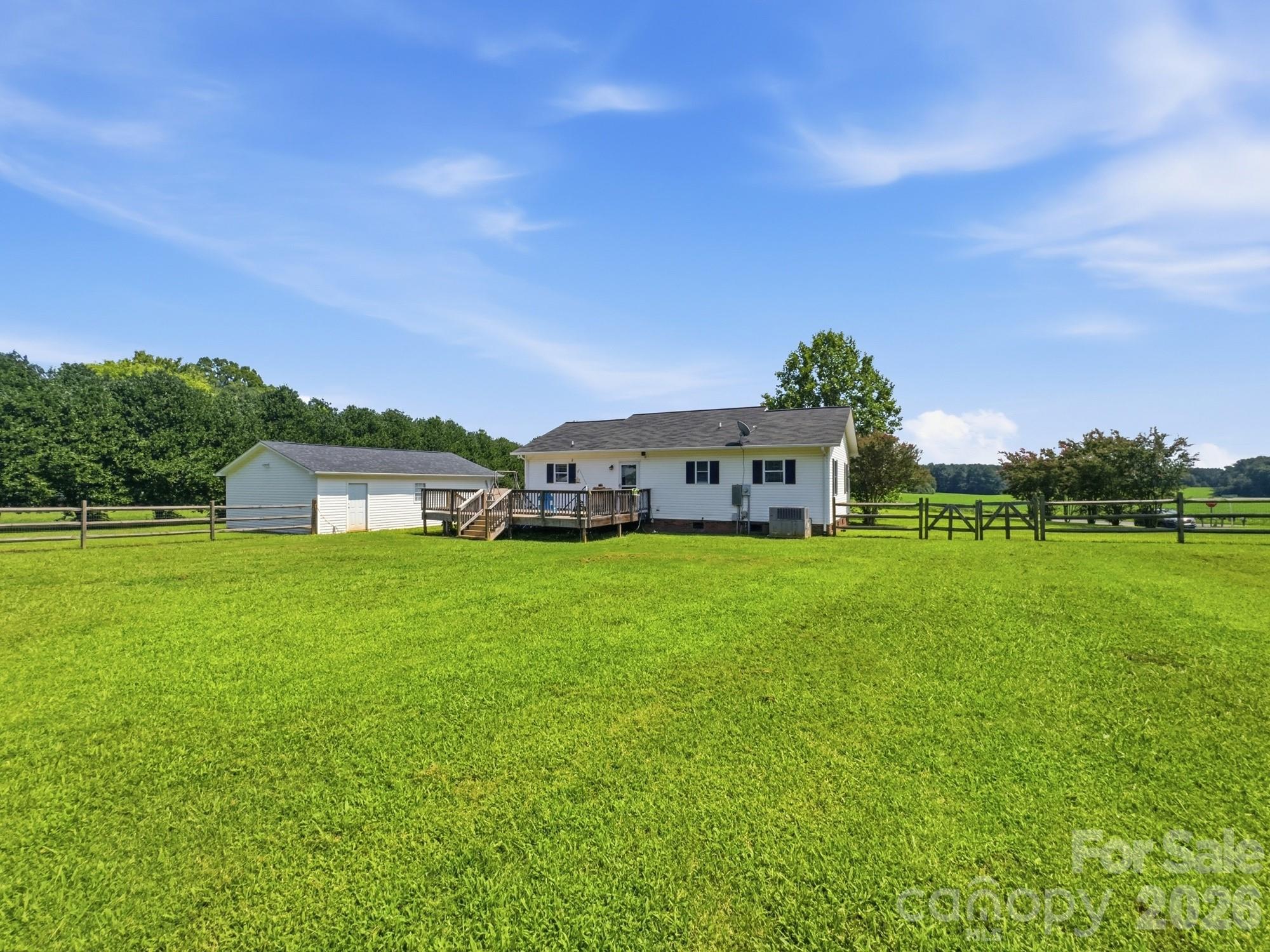 34295 Springdale Drive — New London