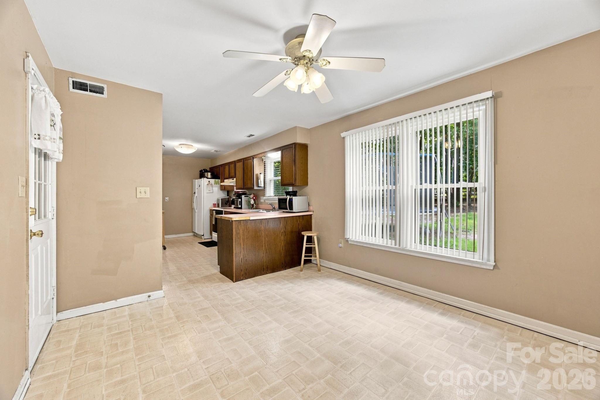 5512 River Falls Drive #16 — Charlotte