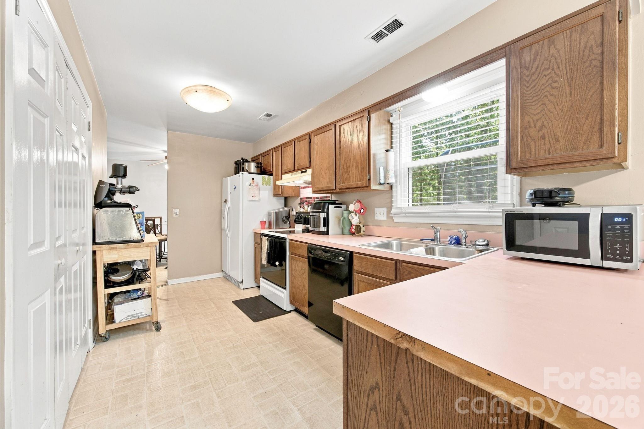 5512 River Falls Drive #16 — Charlotte