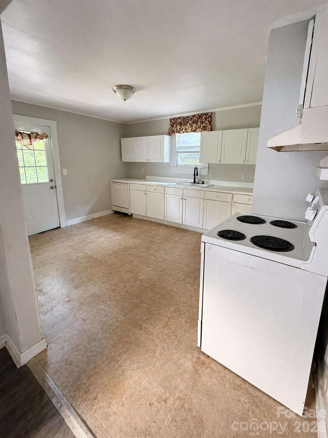 77 Archer Street — Granite Falls