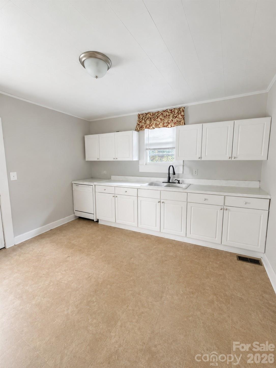 77 Archer Street — Granite Falls