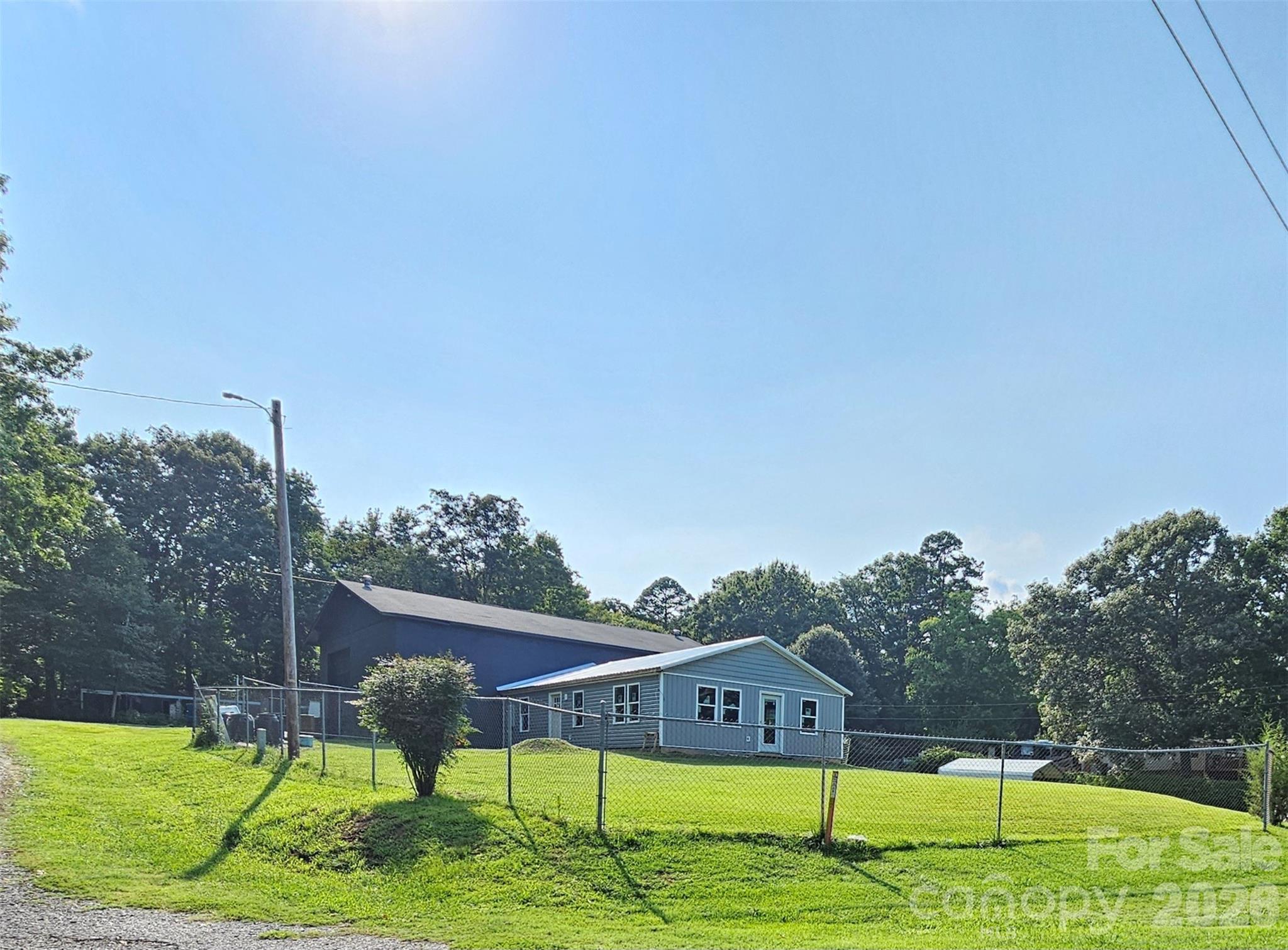 225 Eighth Avenue — New London