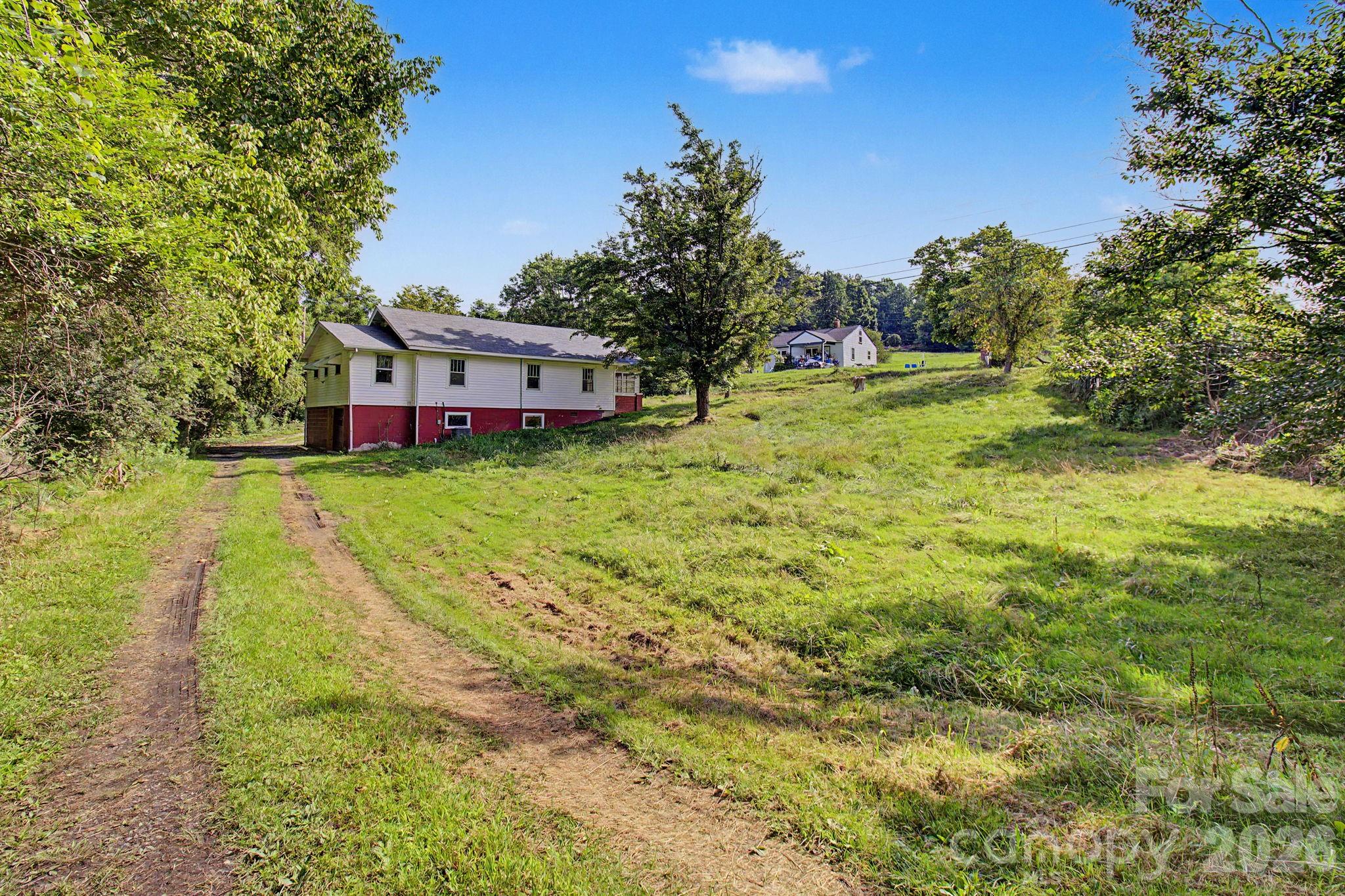 47 Stone Cottage Road — Mars Hill