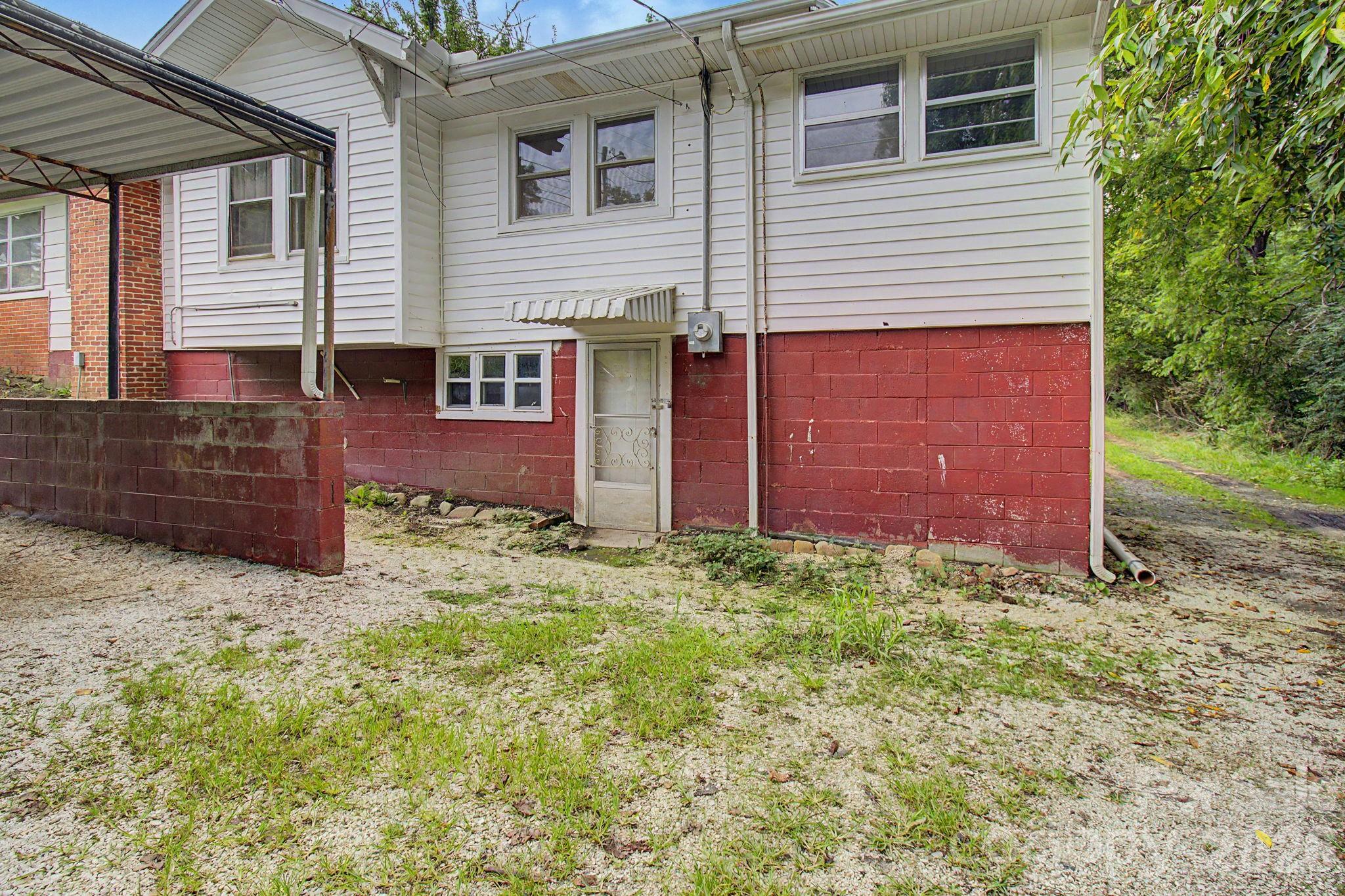 47 Stone Cottage Road — Mars Hill