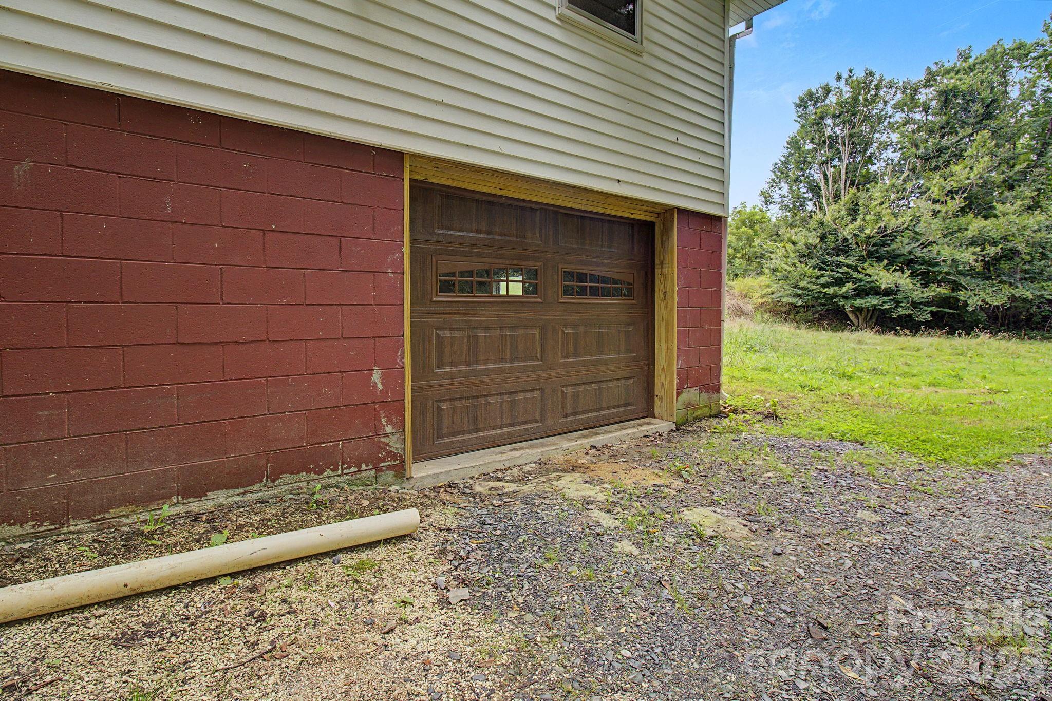 47 Stone Cottage Road — Mars Hill