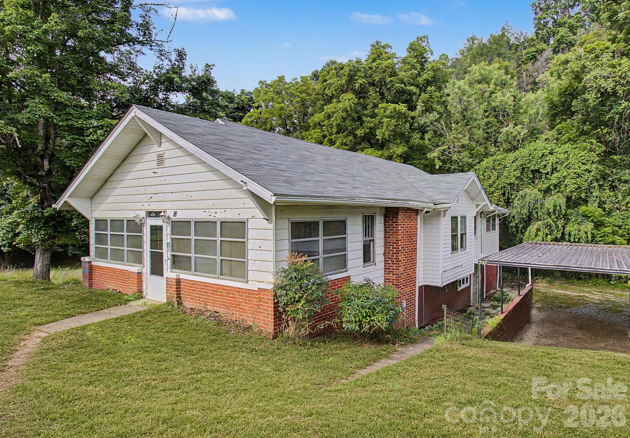 47 Stone Cottage Road — Mars Hill
