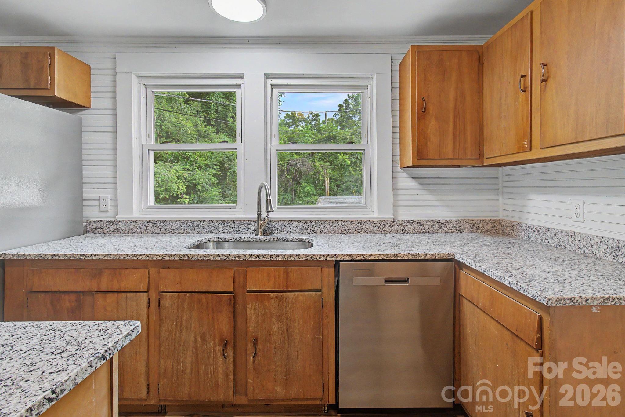 47 Stone Cottage Road — Mars Hill