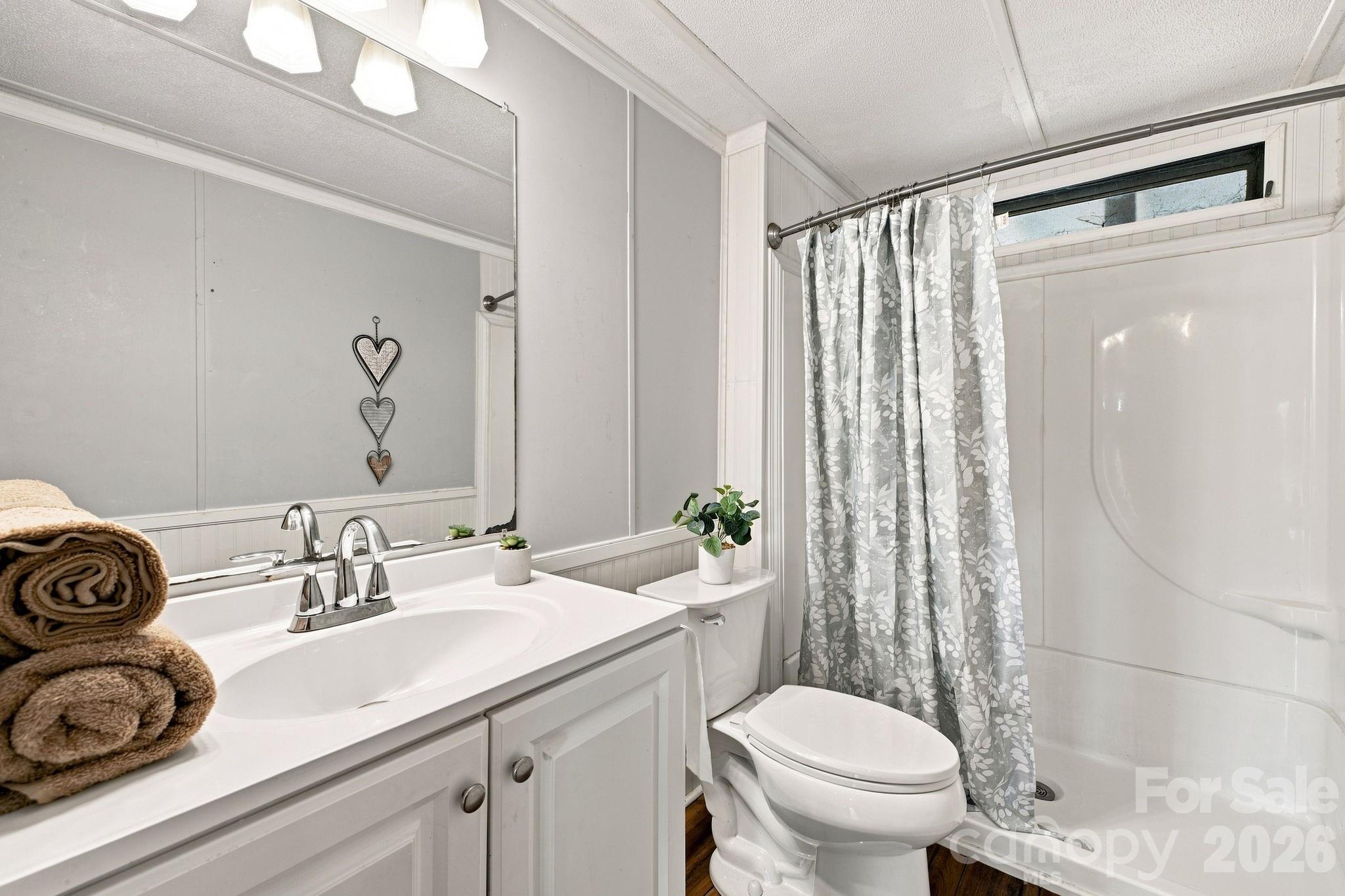 3411 Yount Road — Newton