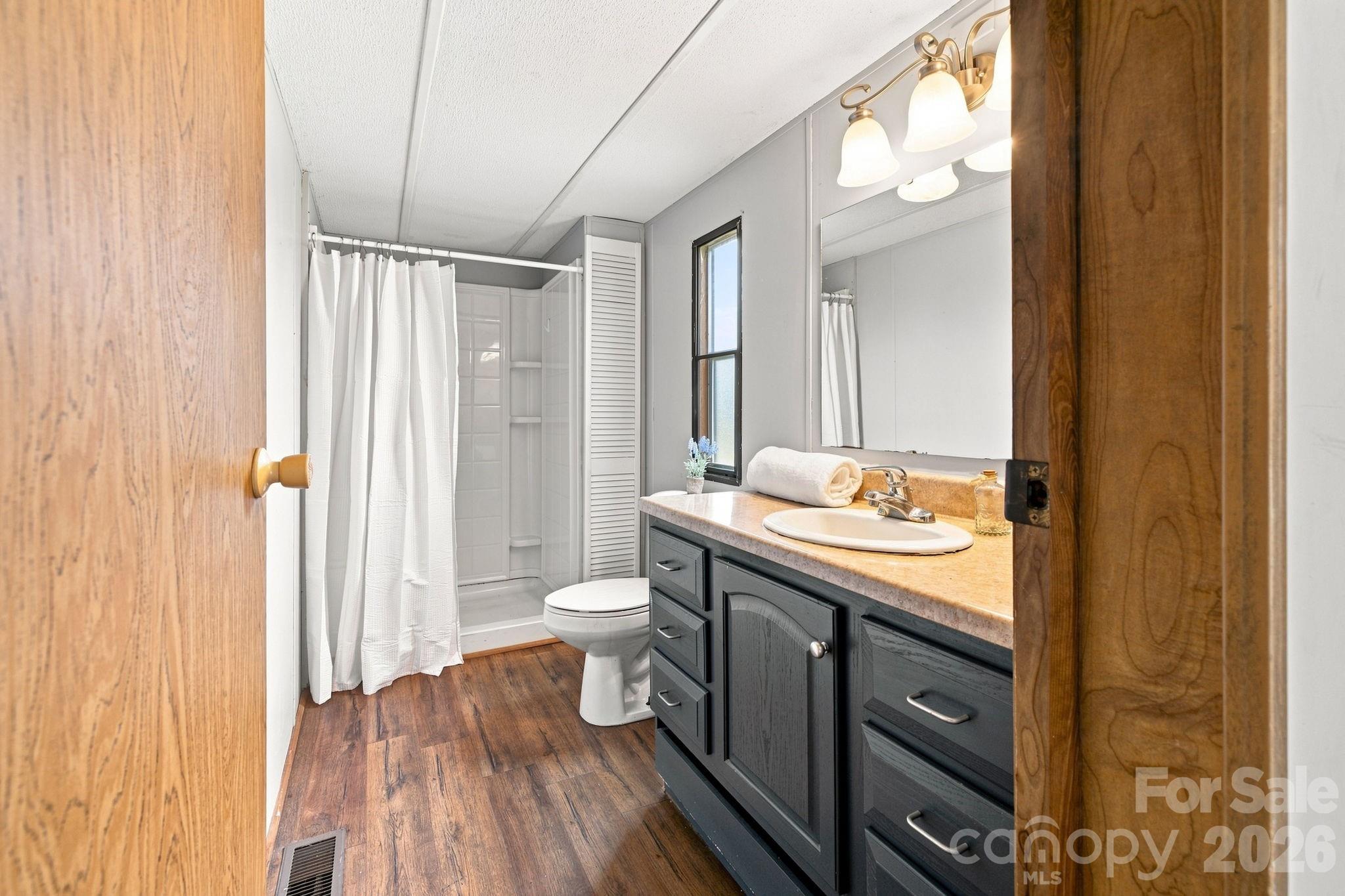3411 Yount Road — Newton
